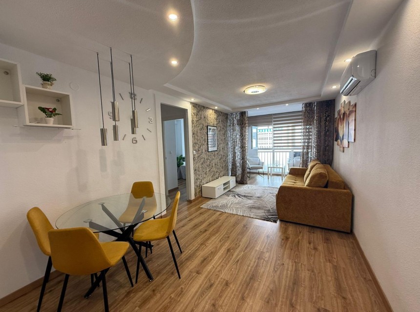 Zu verkaufen - Apartamento -
Torrevieja - Centro