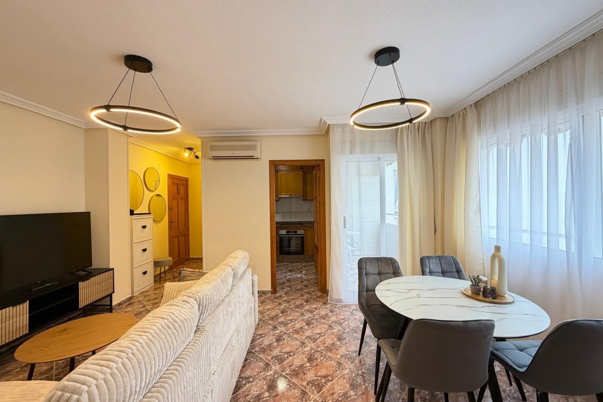 Zu verkaufen - Apartamento -
Torrevieja - Centro