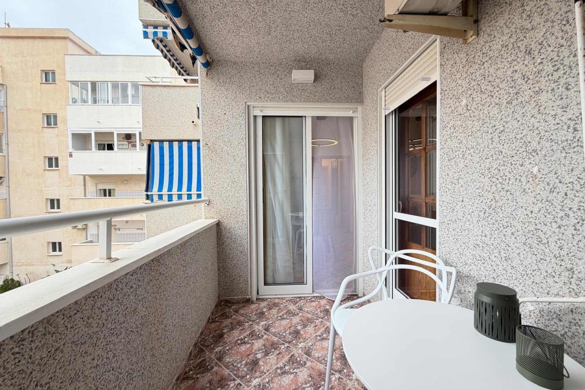 Zu verkaufen - Apartamento -
Torrevieja - Centro