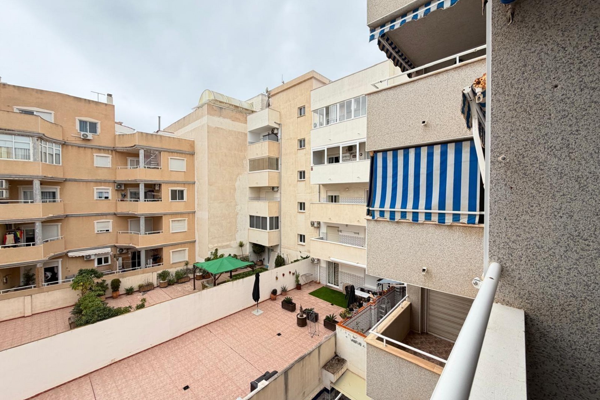 Zu verkaufen - Apartamento -
Torrevieja - Centro