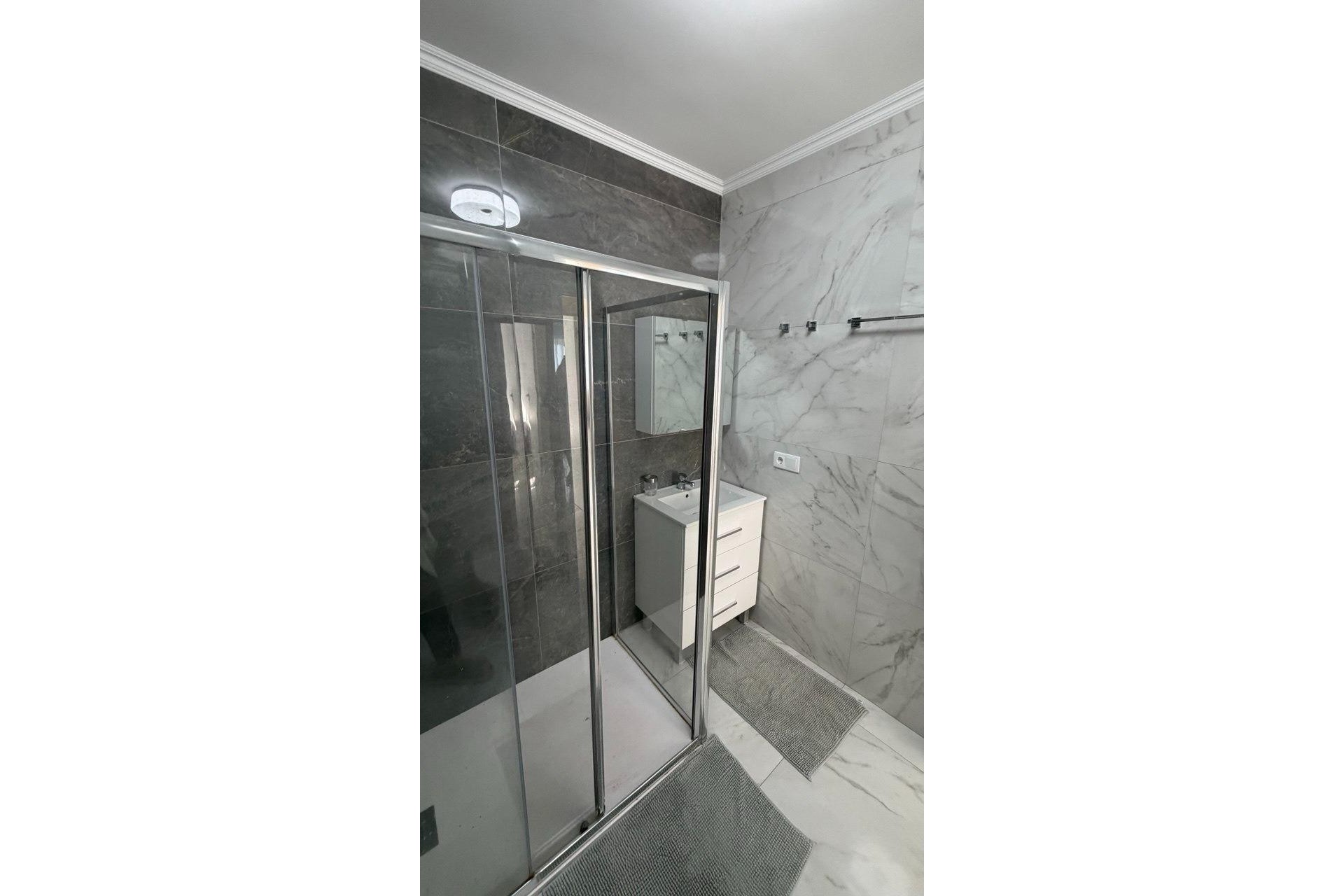 Zu verkaufen - Apartamento -
Torrevieja - Curva del Palangre