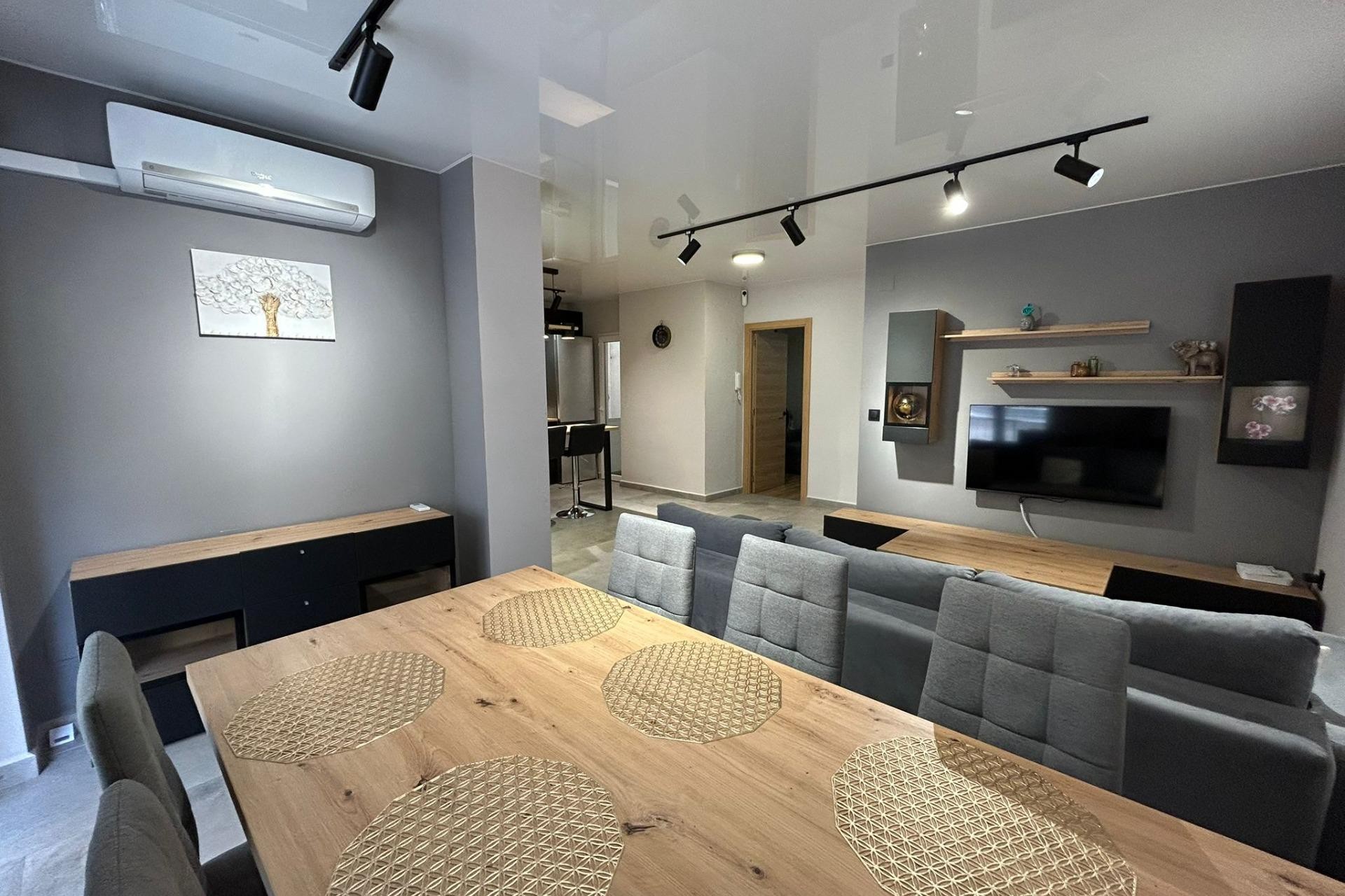 Zu verkaufen - Apartamento -
Torrevieja - Estacion de autobuses