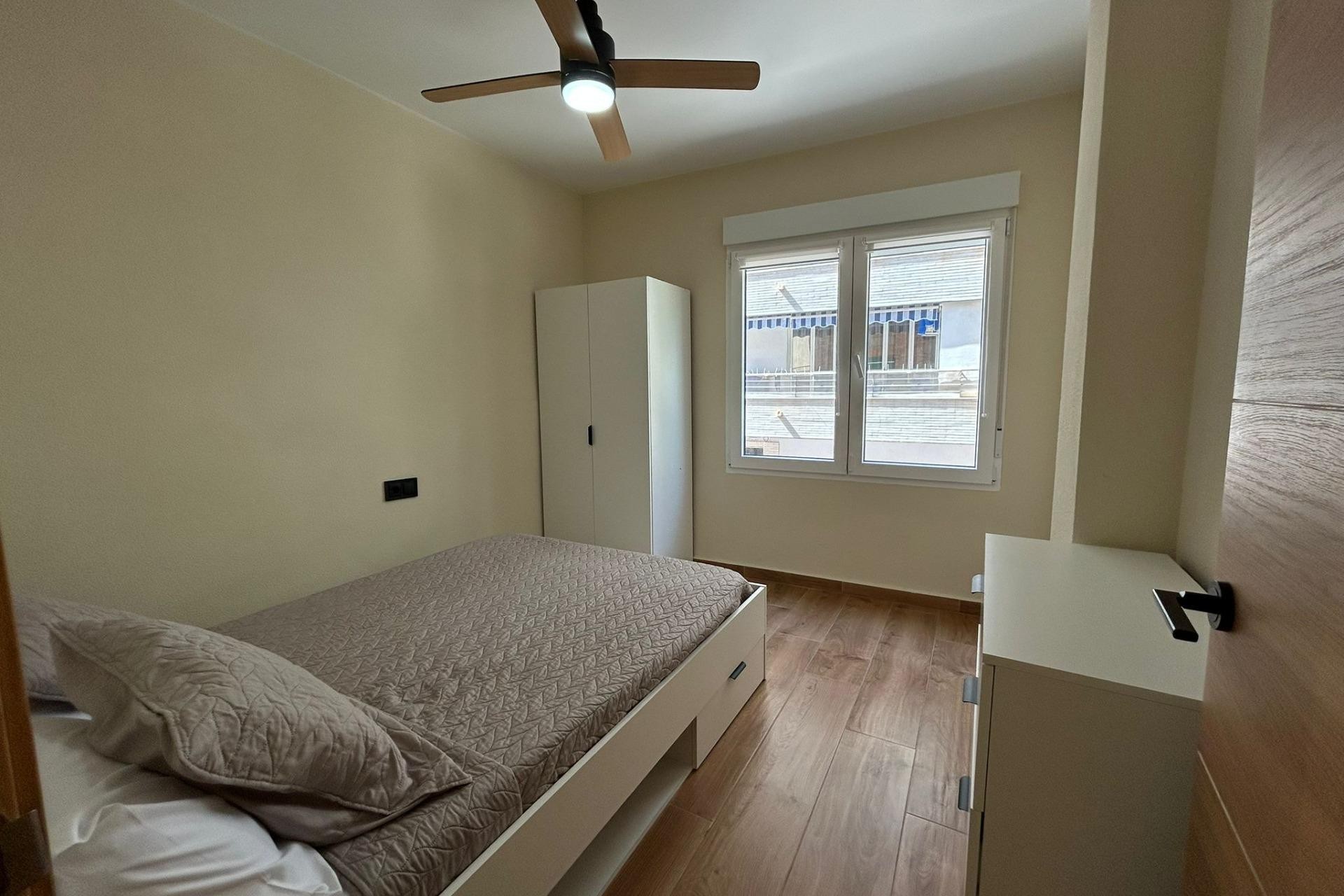 Zu verkaufen - Apartamento -
Torrevieja - Estacion de autobuses