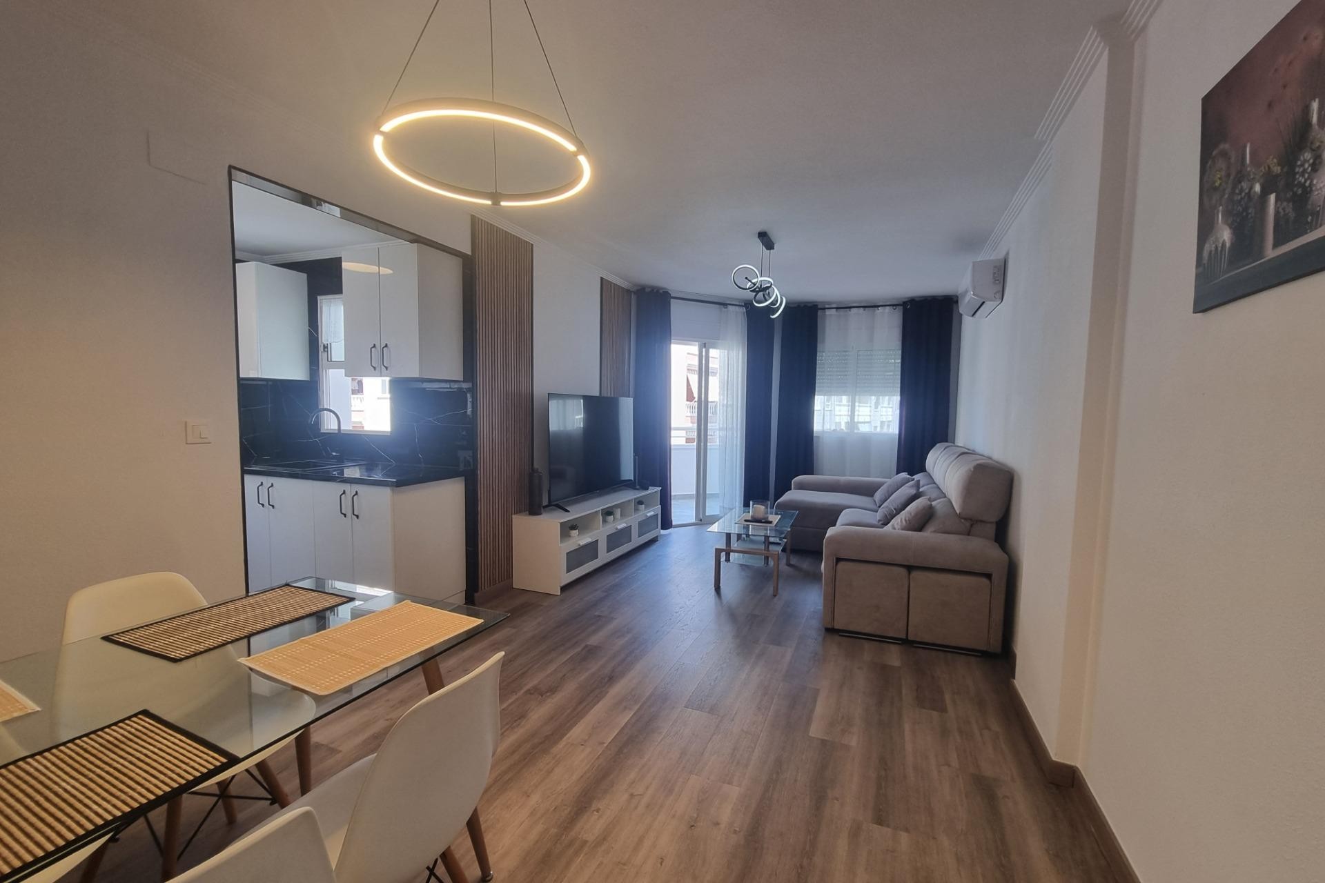 Zu verkaufen - Apartamento -
Torrevieja - Estacion de autobuses