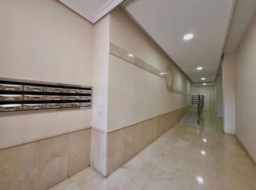 Zu verkaufen - Apartamento -
Torrevieja - Puerto Deportivo