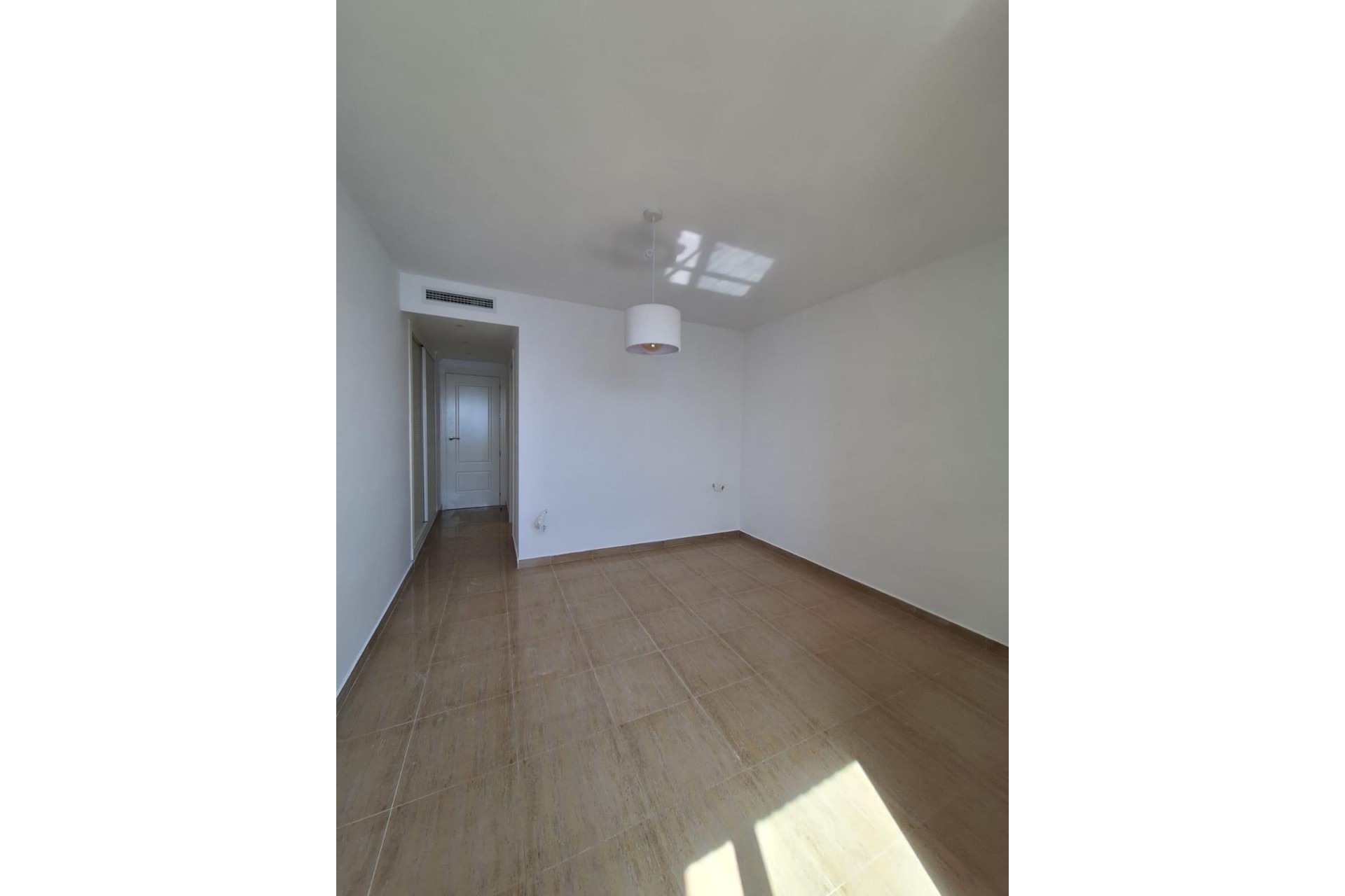 Zu verkaufen - Apartment -
Benidorm - 1ª Linea