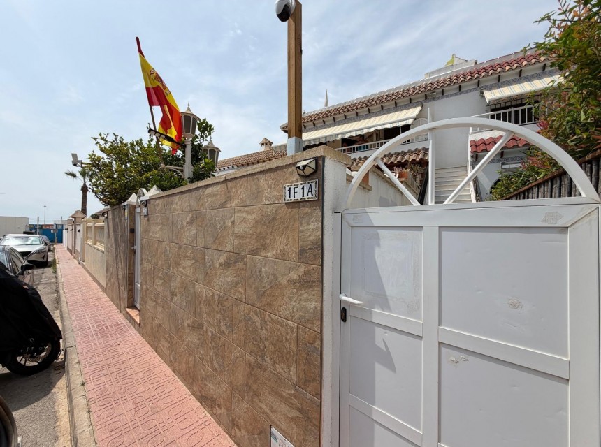 Zu verkaufen - Bungalow Planta Alta -
Torrevieja - Torreblanca