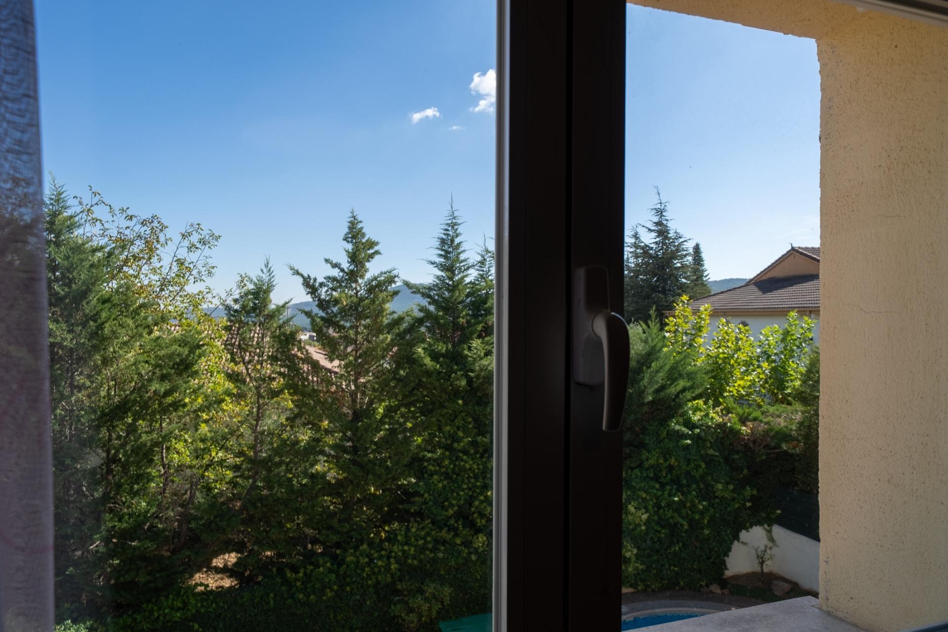 Zu verkaufen - Chalet -
San Martin de Valdeiglesias - Garnacho