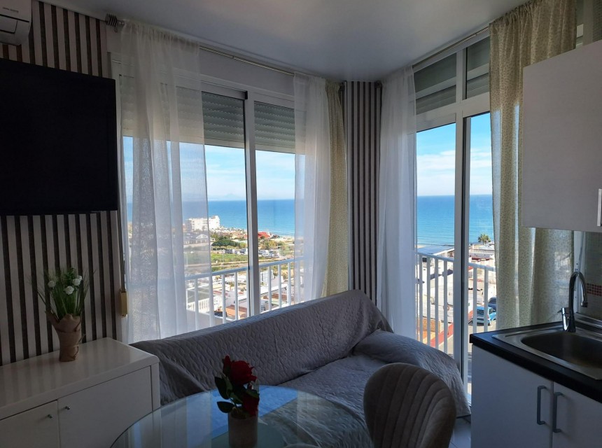 Zu verkaufen - Estudio -
Torrevieja - Torrejón