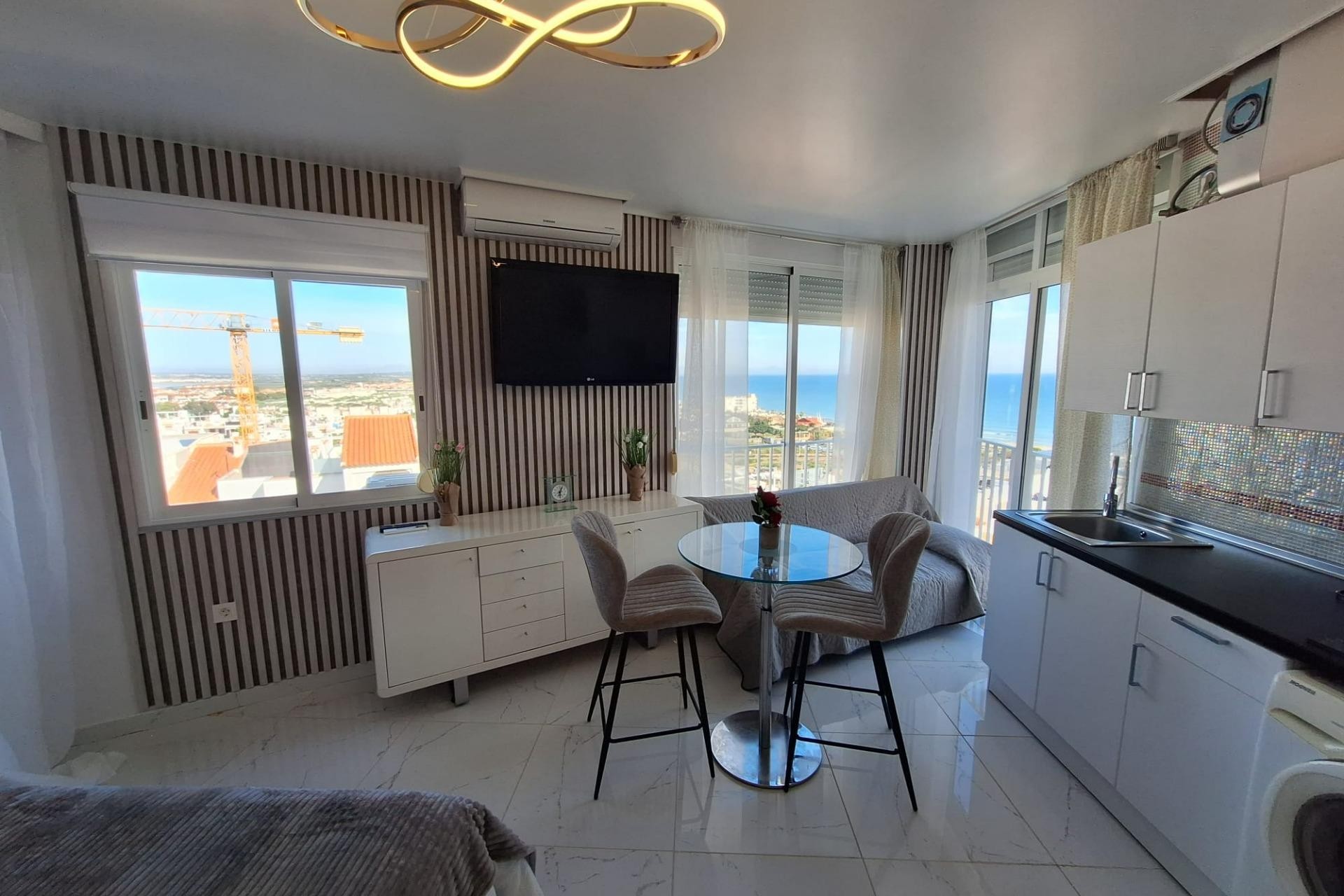 Zu verkaufen - Estudio -
Torrevieja - Torrejón
