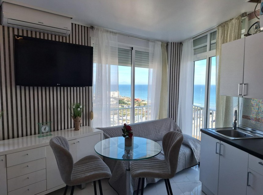 Zu verkaufen - Estudio -
Torrevieja - Torrejón