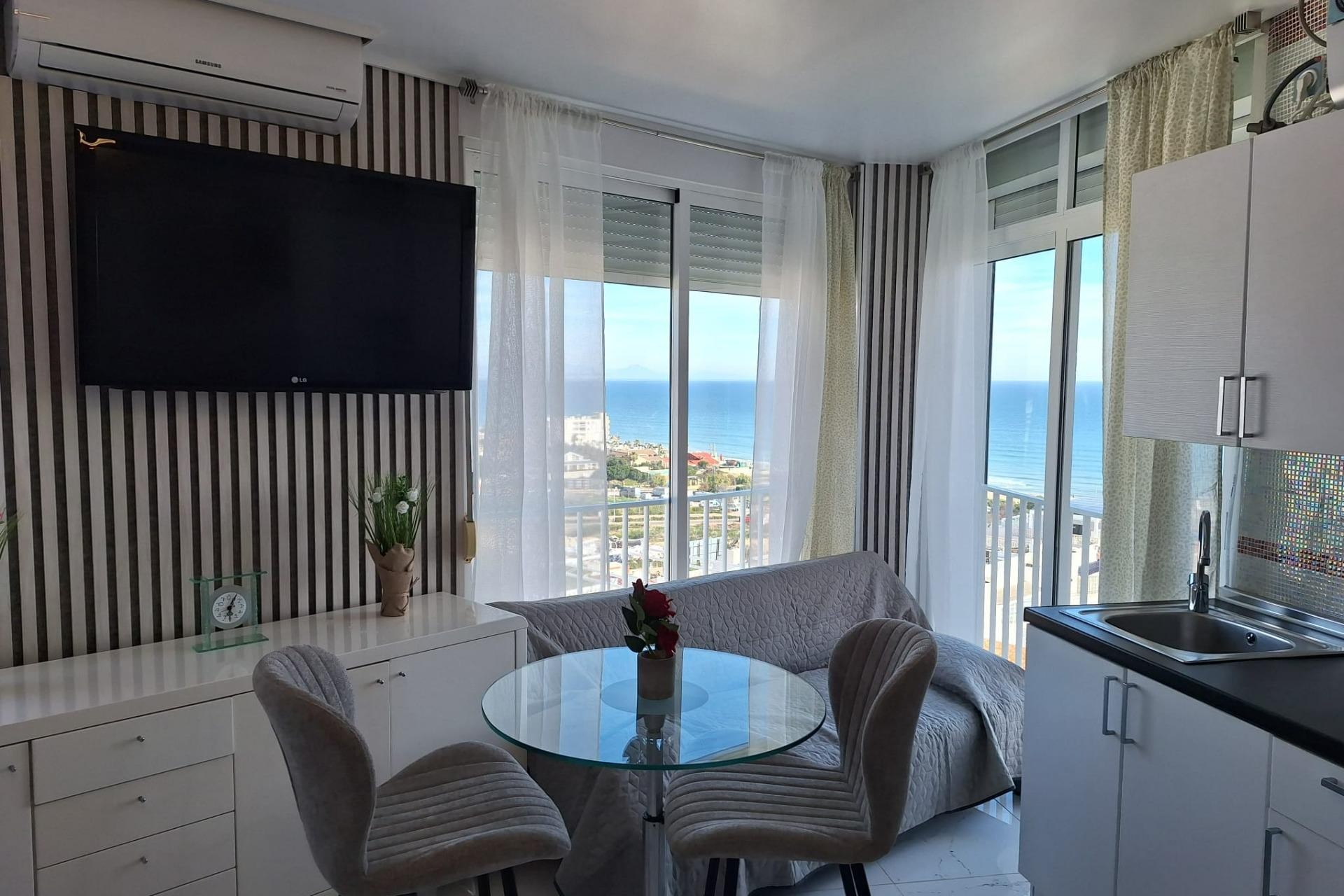 Zu verkaufen - Estudio -
Torrevieja - Torrejón