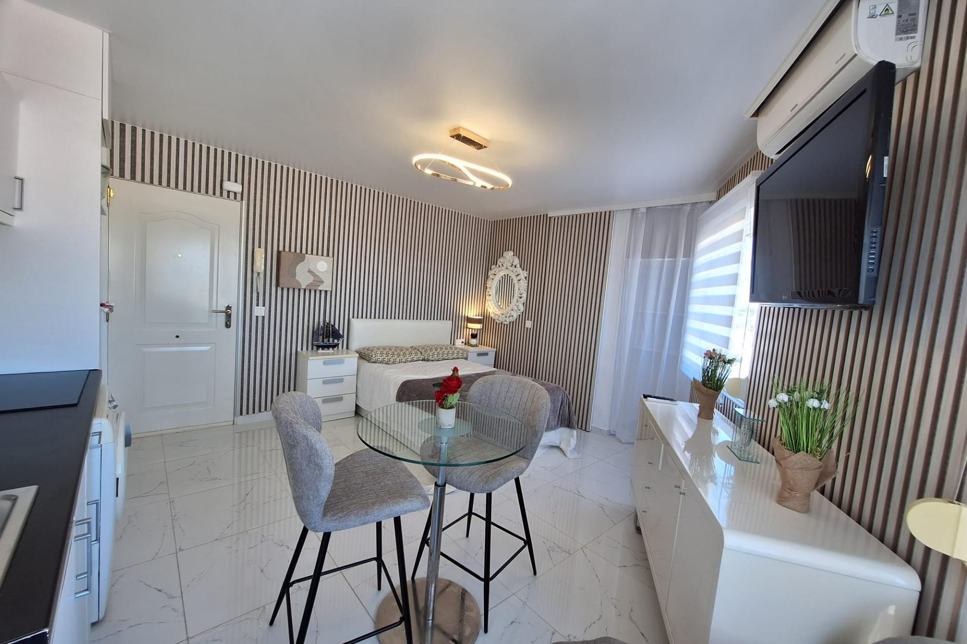 Zu verkaufen - Estudio -
Torrevieja - Torrejón