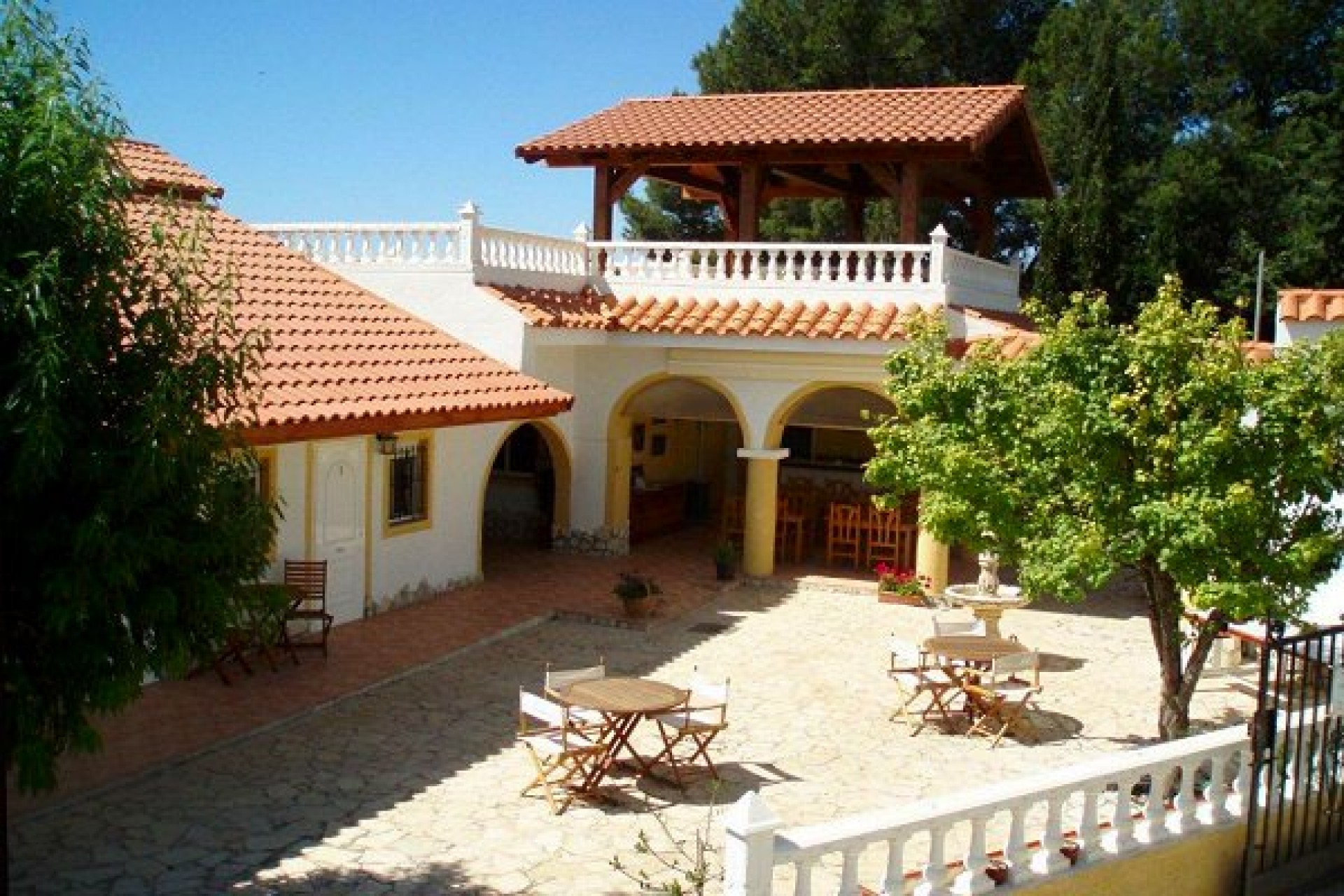 Zu verkaufen - Finca / Landgut -
Aigues