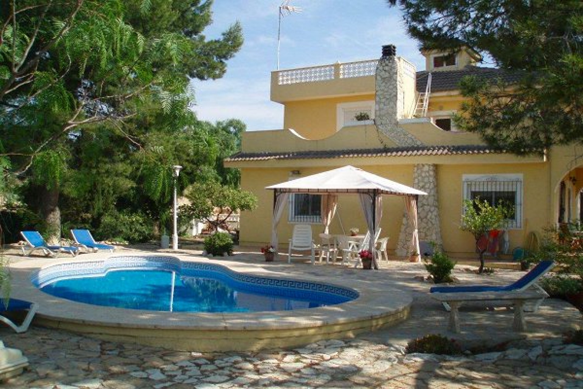 Zu verkaufen - Finca / Landgut -
Aigues