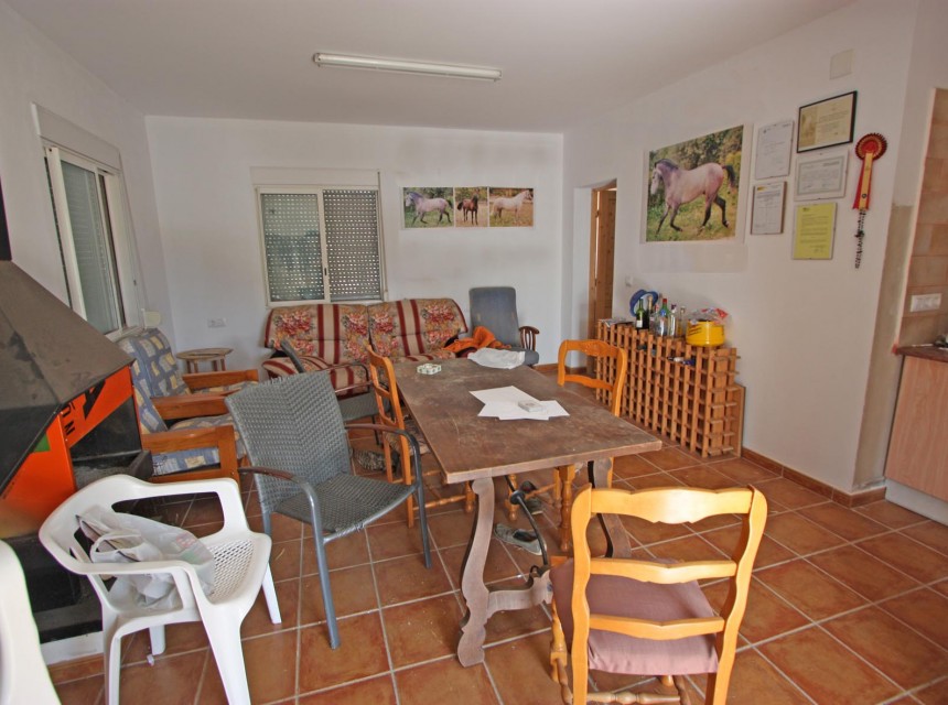 Zu verkaufen - Finca / Landgut -
Orba