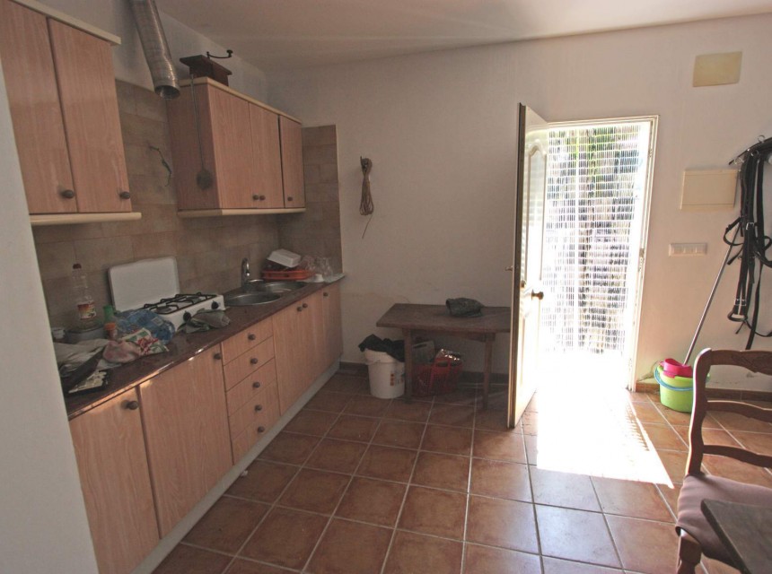 Zu verkaufen - Finca / Landgut -
Orba