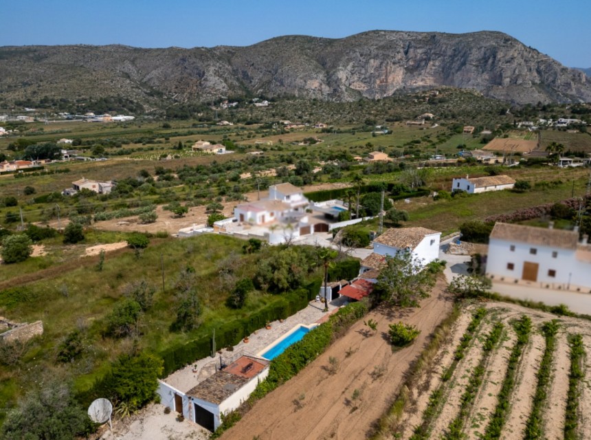 Zu verkaufen - Finca -
Teulada