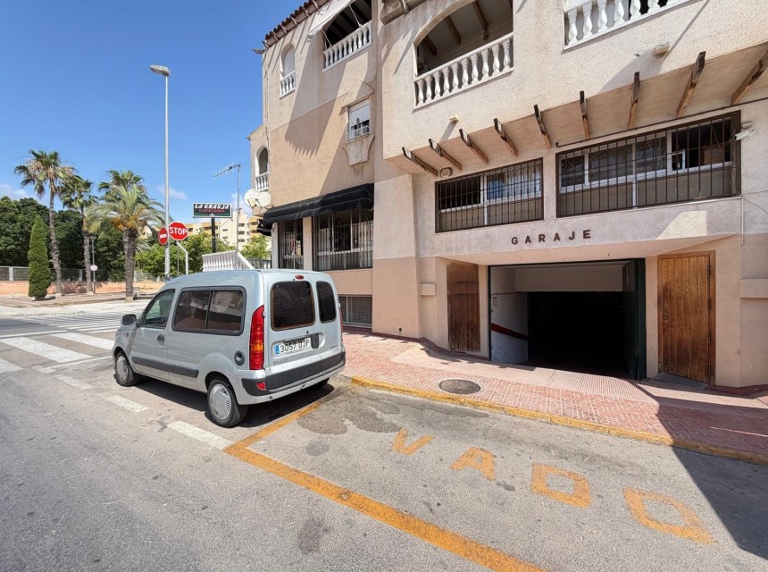 Zu verkaufen - Local comercial -
Torrevieja - Estacion de autobuses