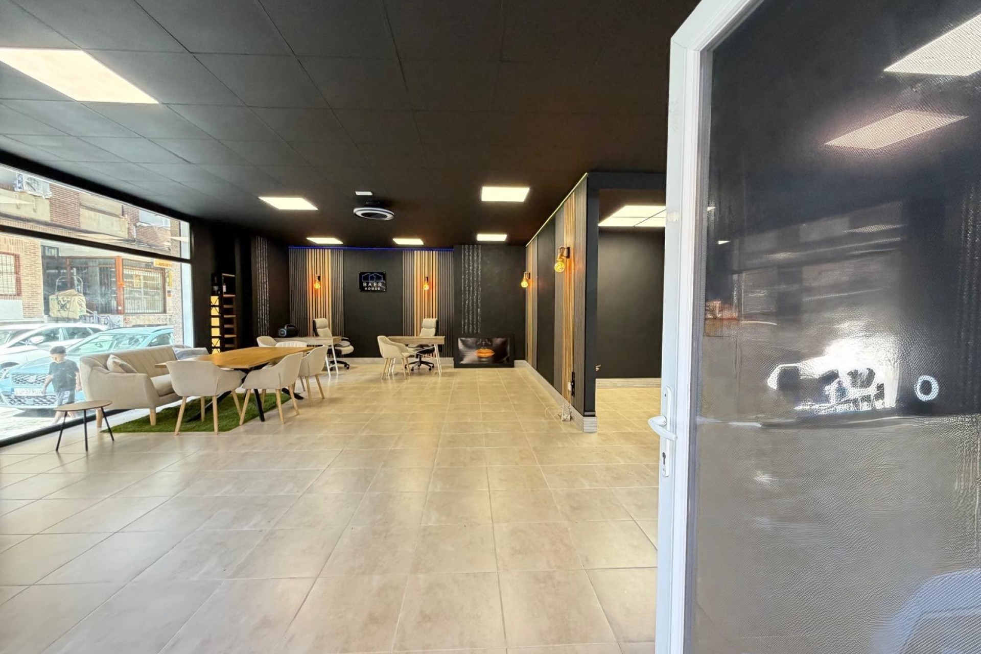 Zu verkaufen - Local comercial -
Torrevieja - Playa de los locos