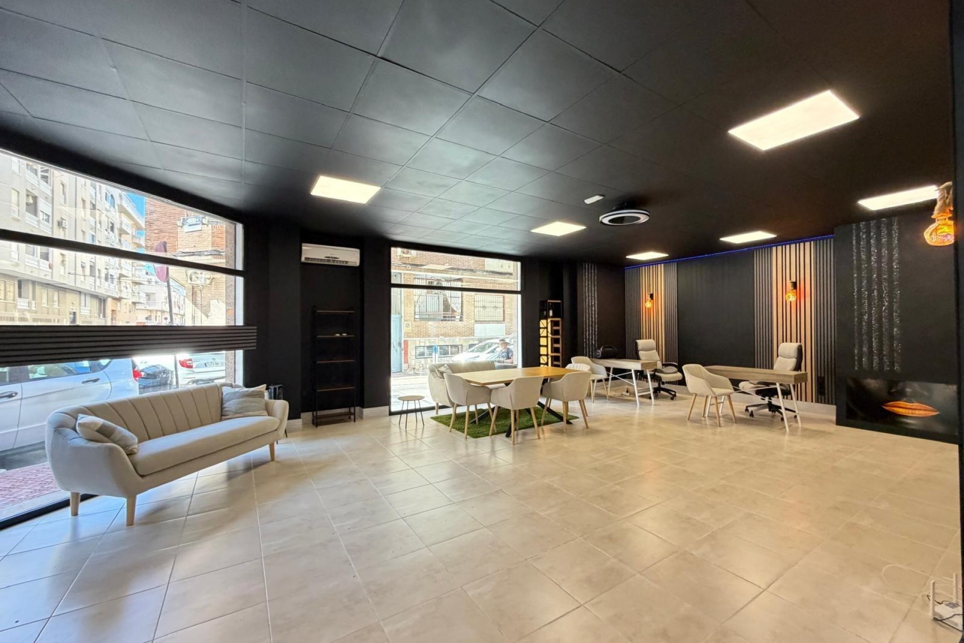 Zu verkaufen - Local comercial -
Torrevieja - Playa de los locos