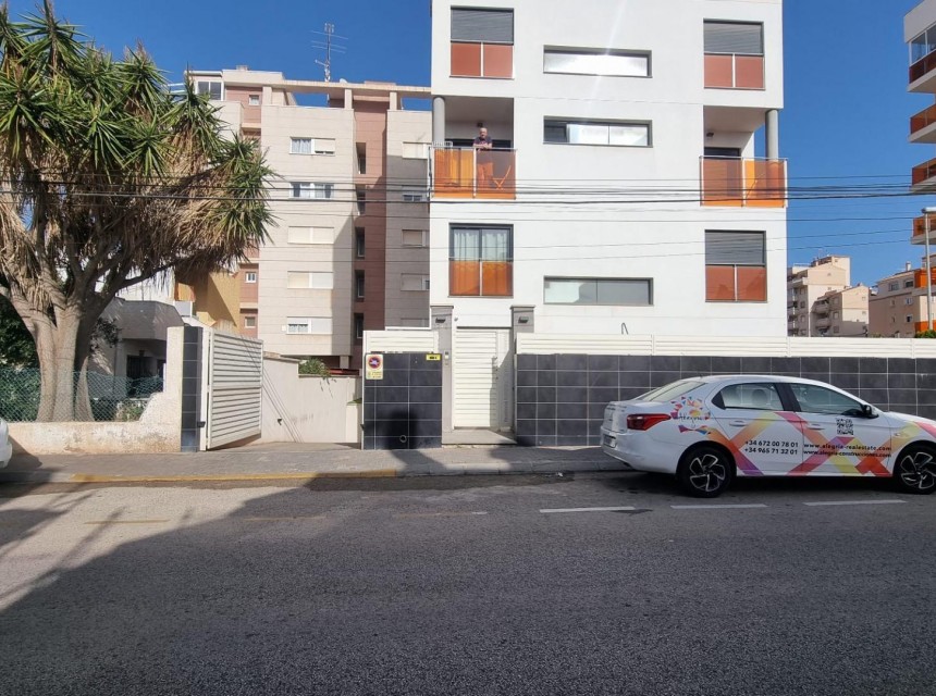 Zu verkaufen - Parking -
Torrevieja - Playa de los locos