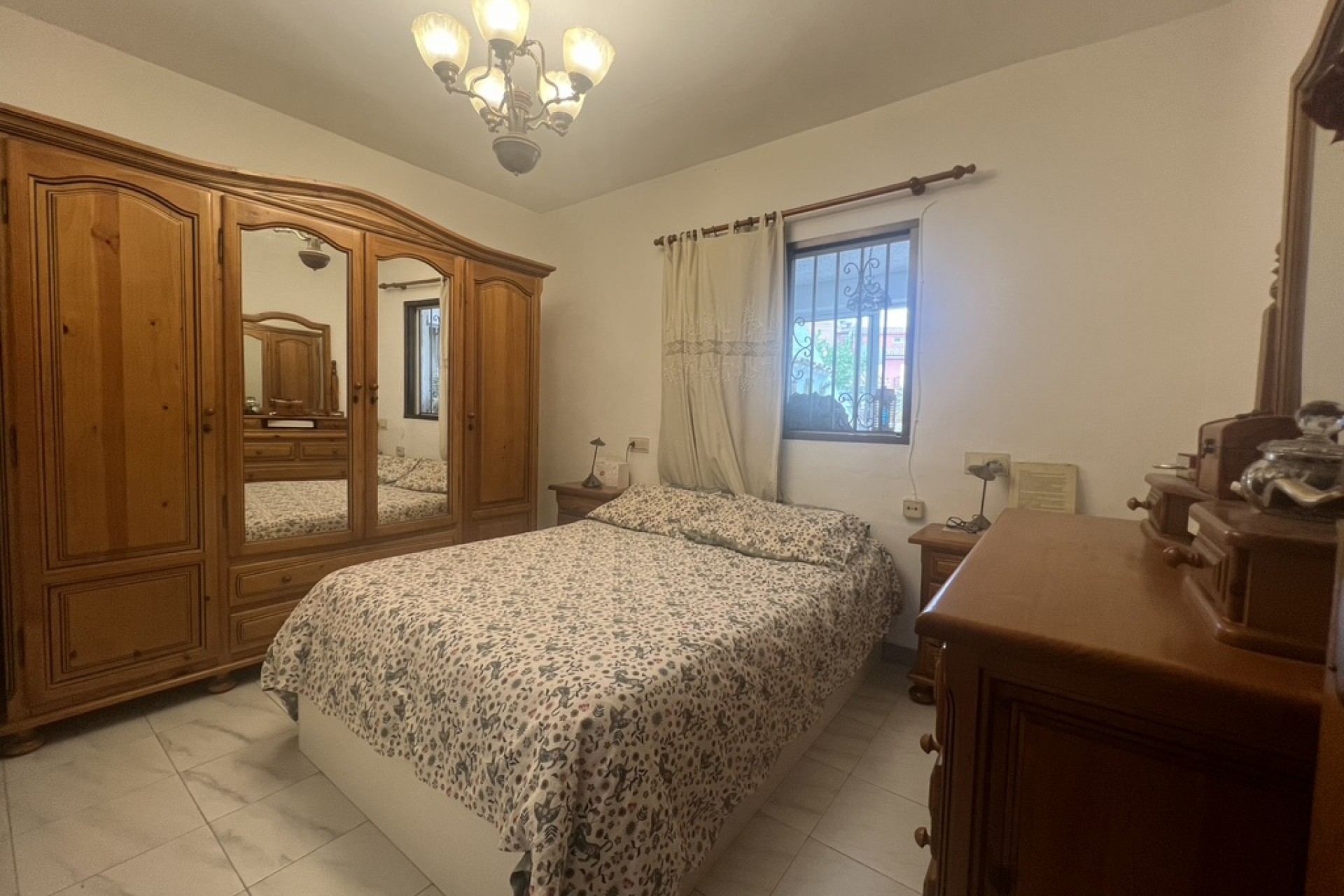 Zu verkaufen - Stadthaus -
Denia