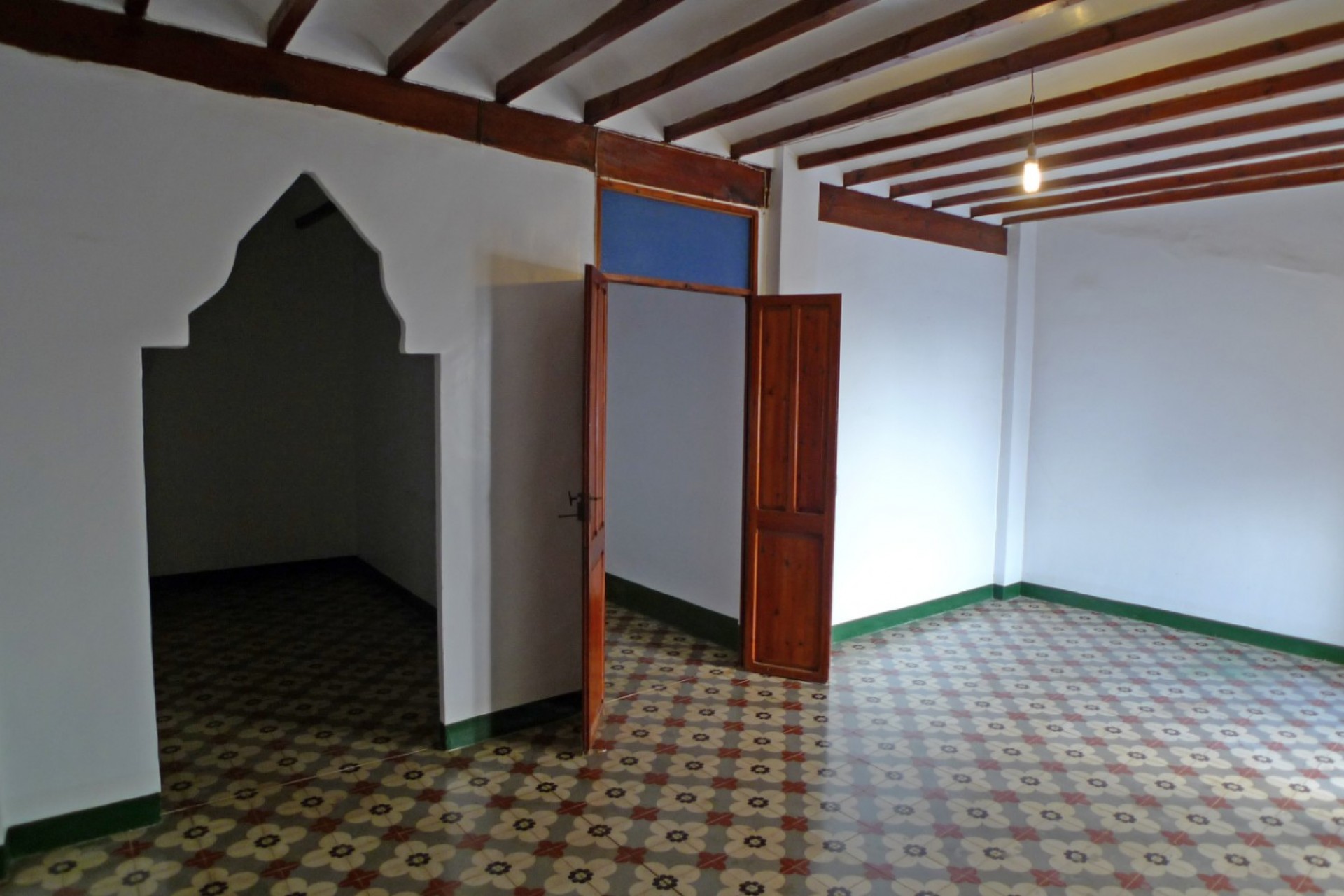 Zu verkaufen - Stadthaus -
Jalon