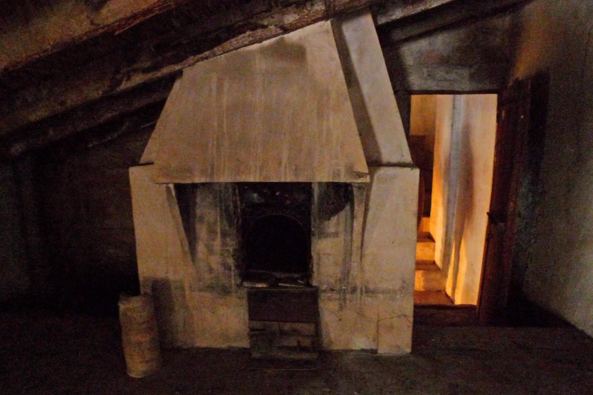 Zu verkaufen - Stadthaus -
Jalon