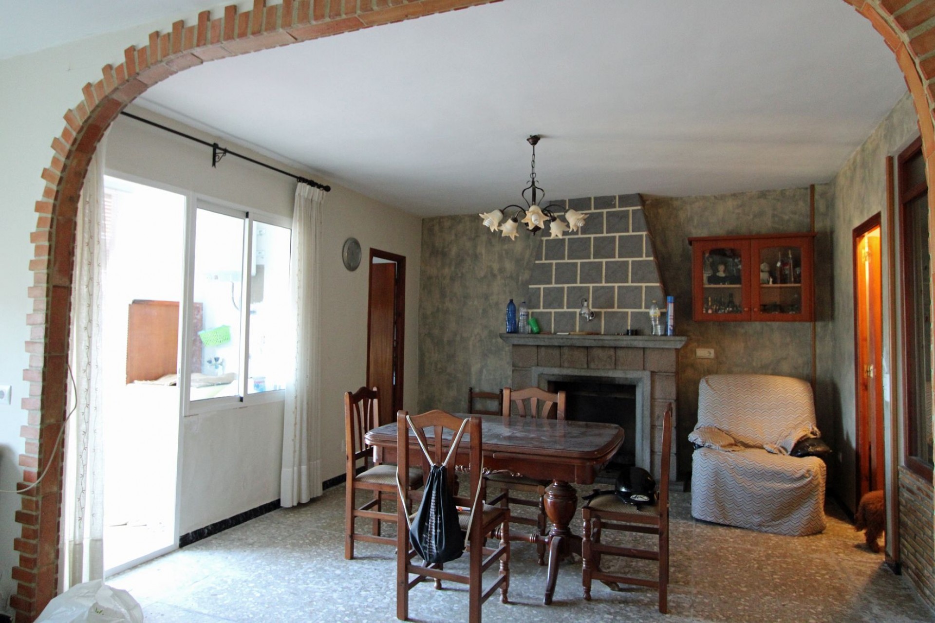 Zu verkaufen - Stadthaus -
Orba