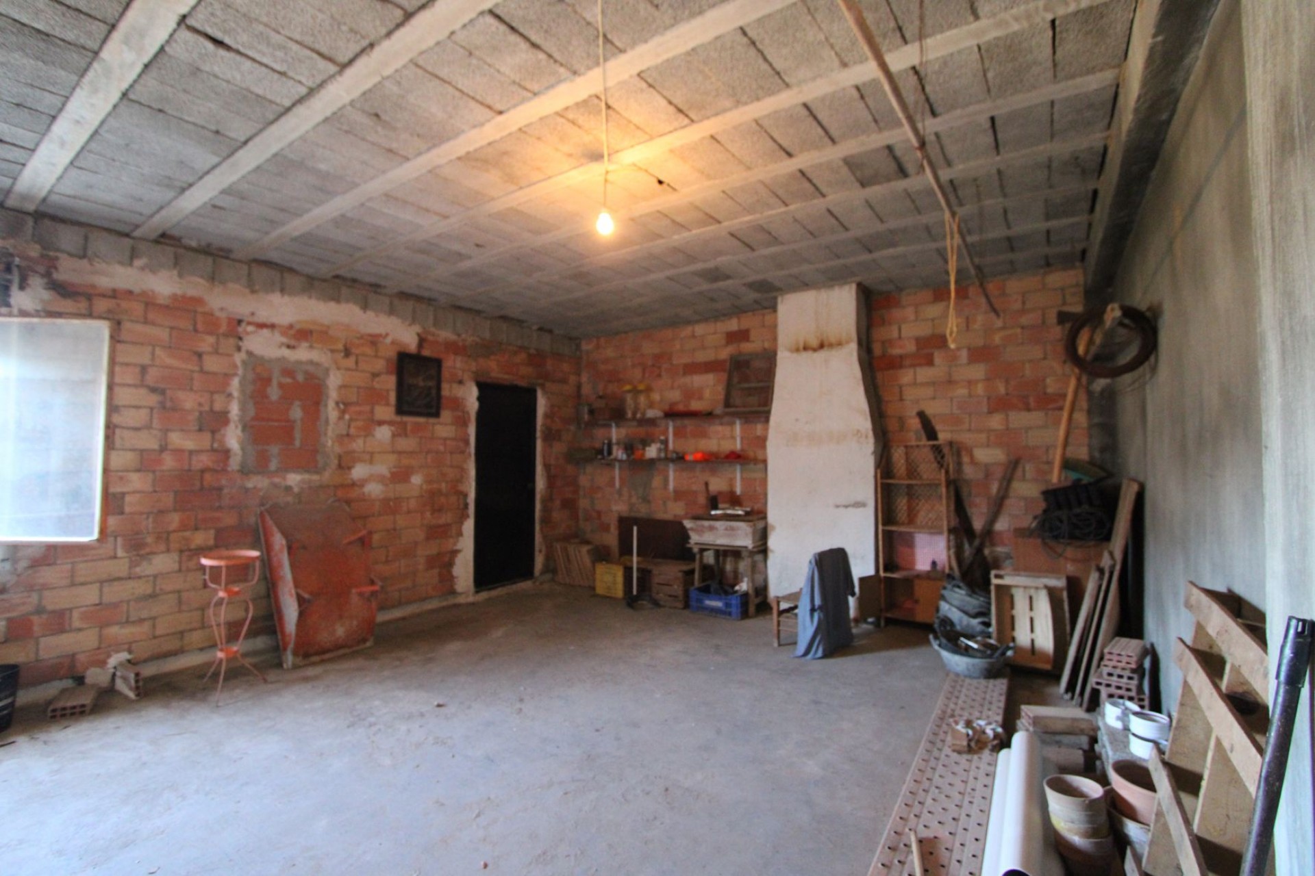 Zu verkaufen - Stadthaus -
Orba