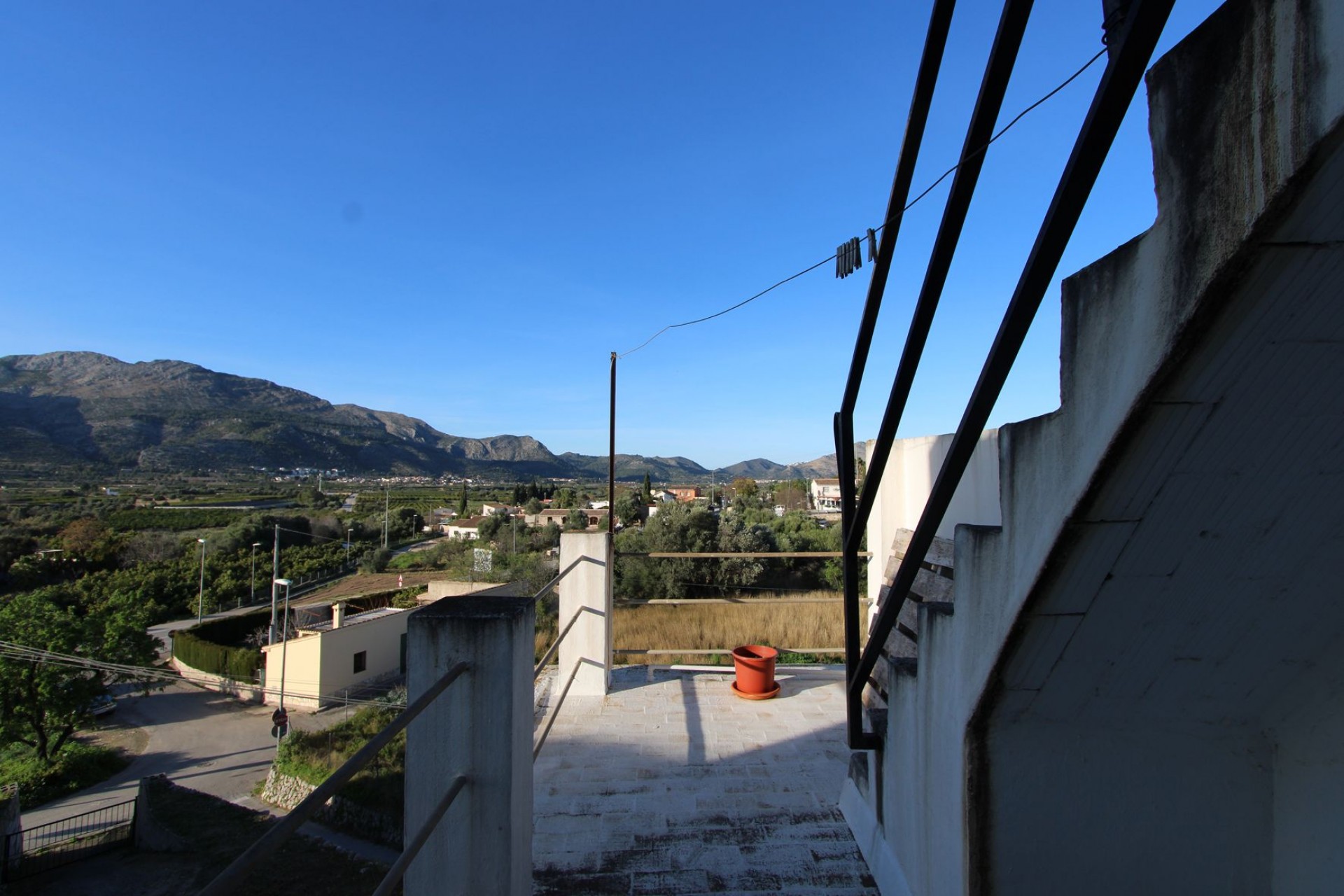 Zu verkaufen - Stadthaus -
Orba