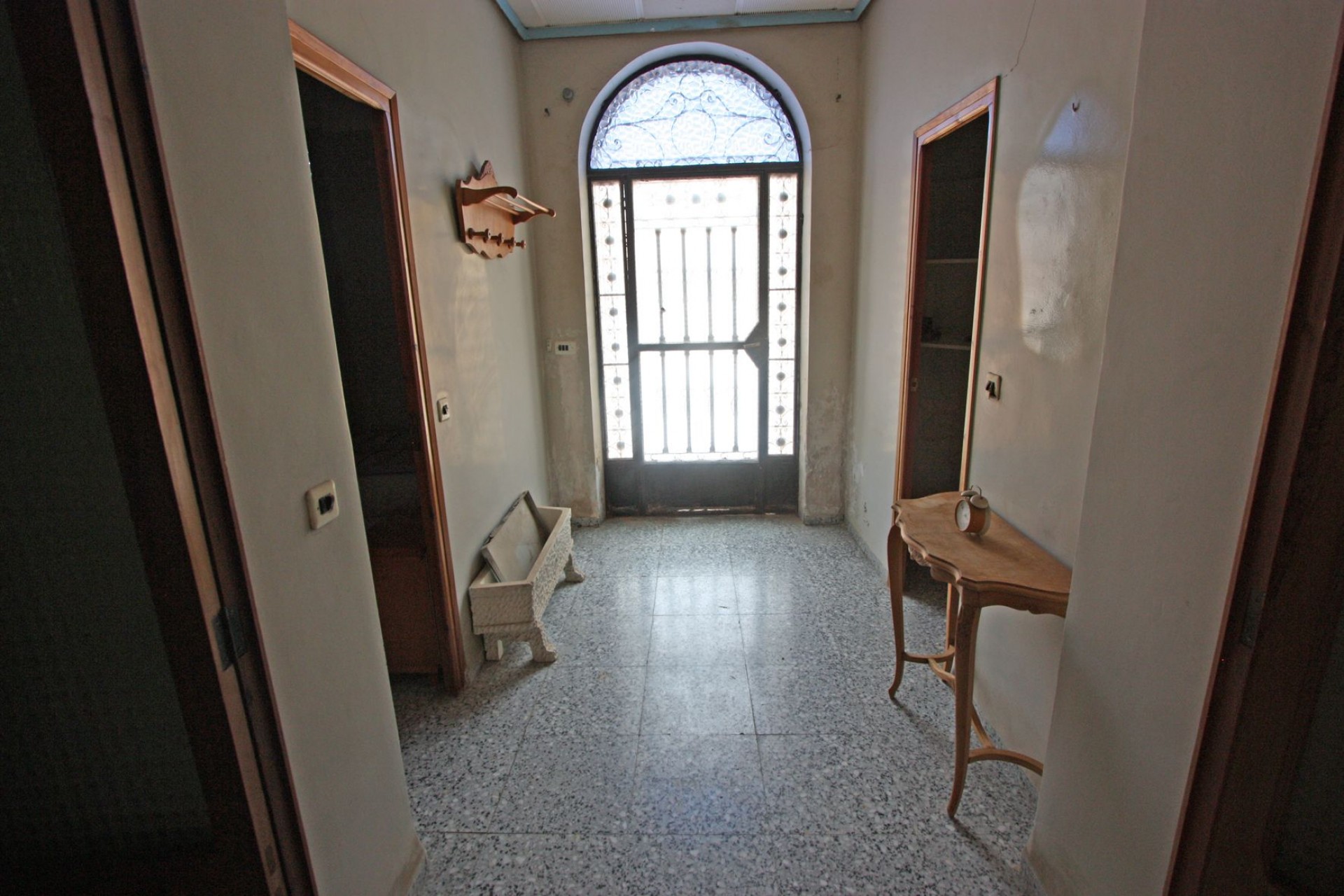 Zu verkaufen - Stadthaus -
Sagra