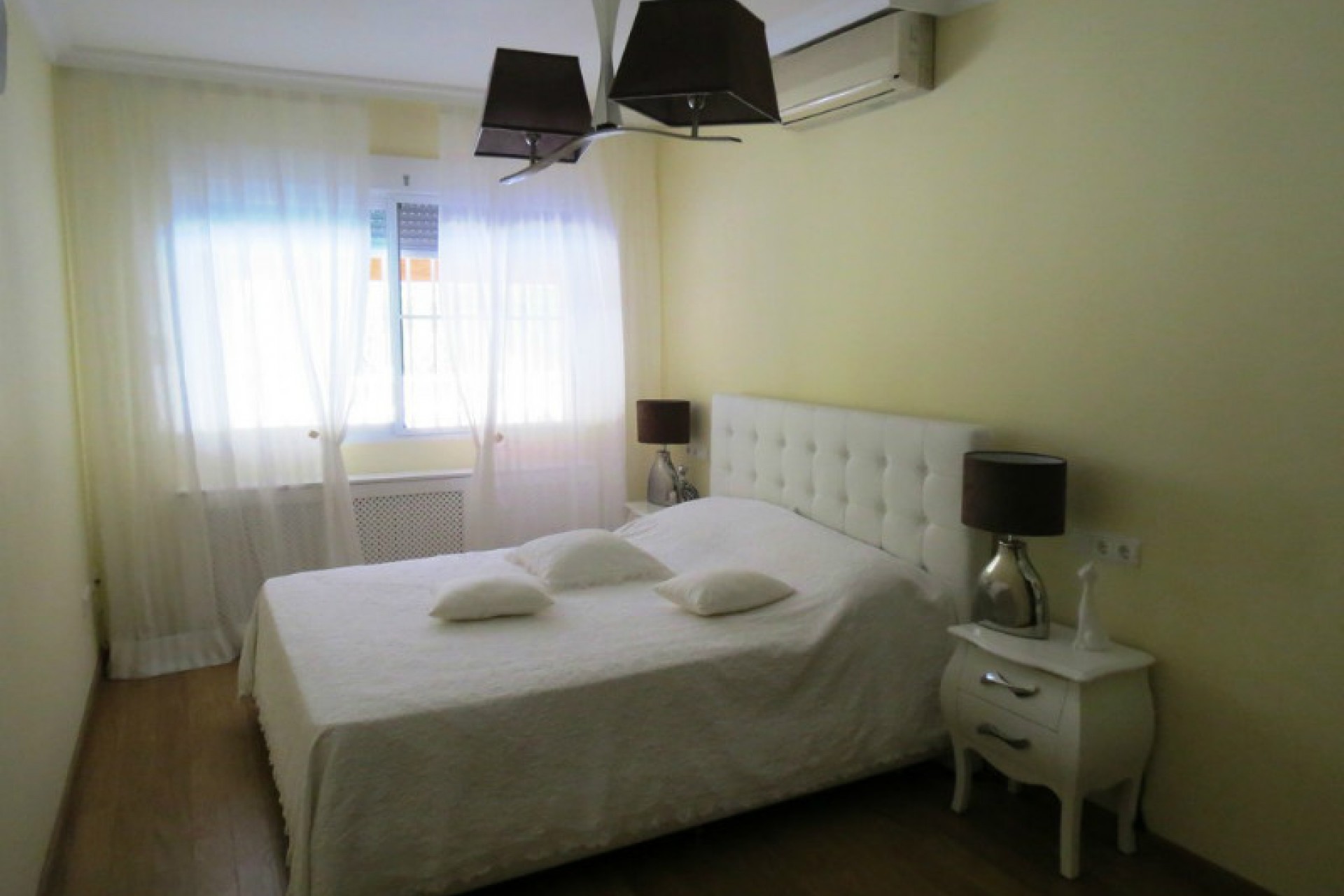 Zu verkaufen - Villa -
Albir