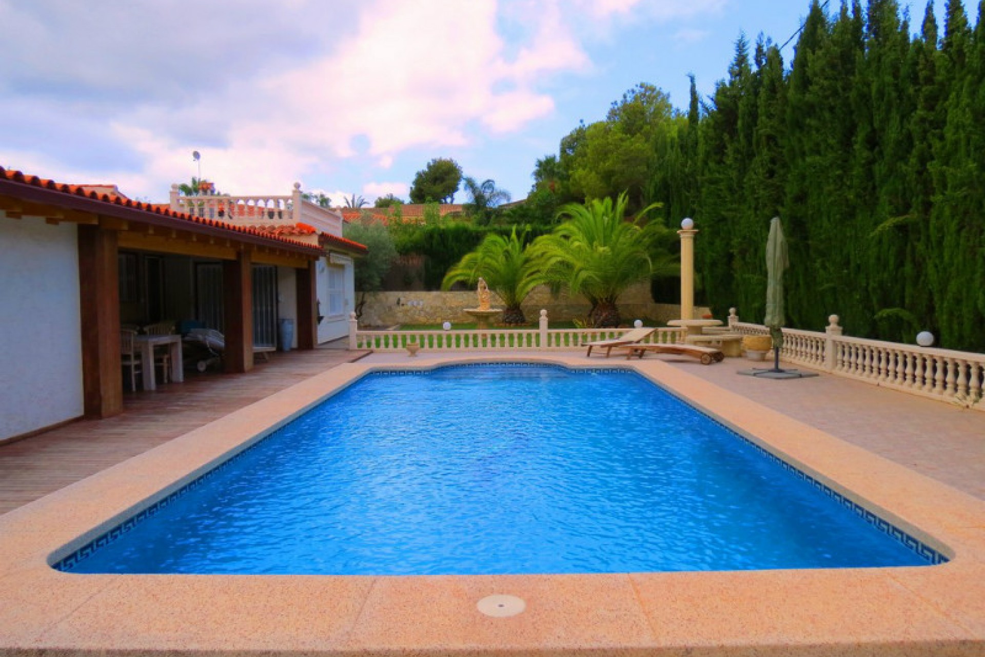 Zu verkaufen - Villa -
Albir