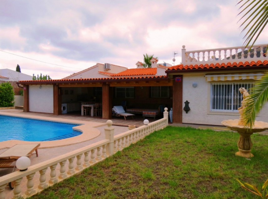 Zu verkaufen - Villa -
Albir