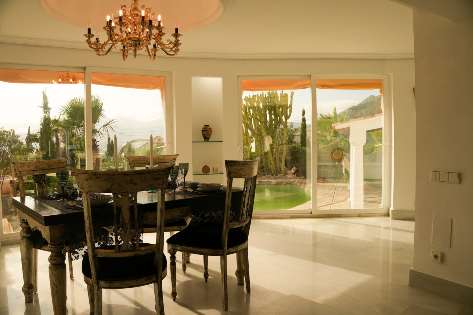 Zu verkaufen - Villa -
Altea