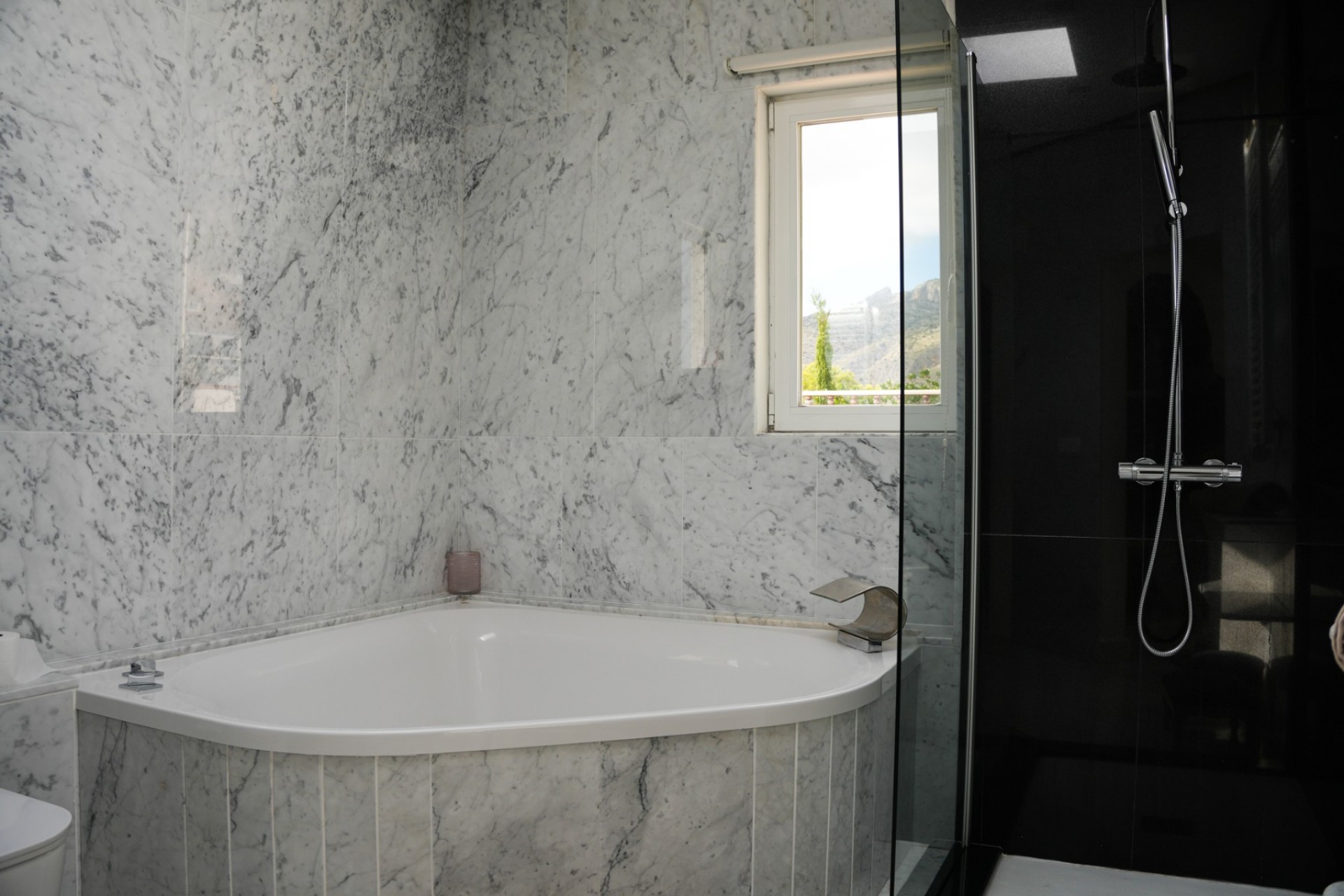 Zu verkaufen - Villa -
Altea