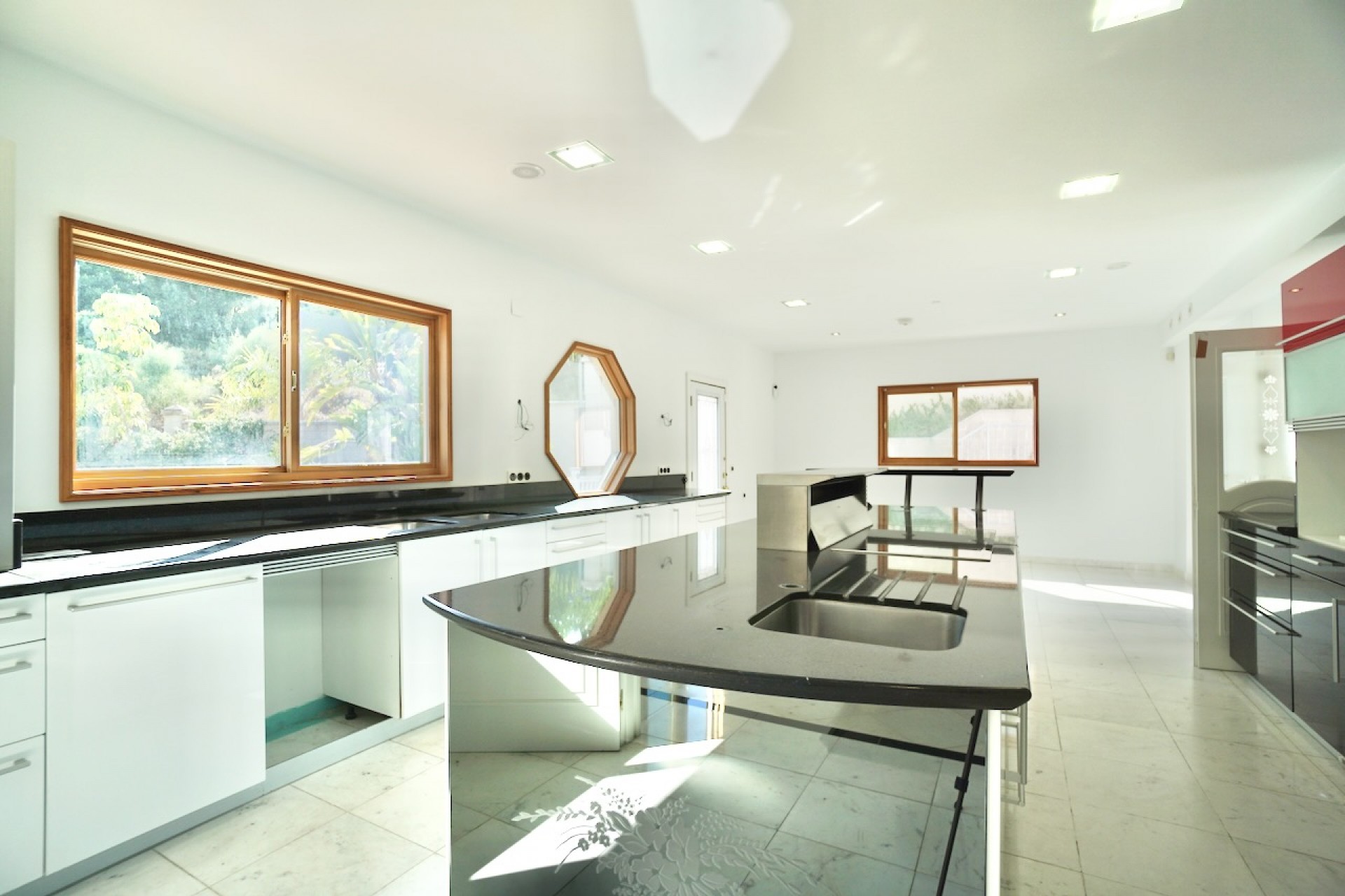 Zu verkaufen - Villa -
Benhavis - El Paraiso Alto