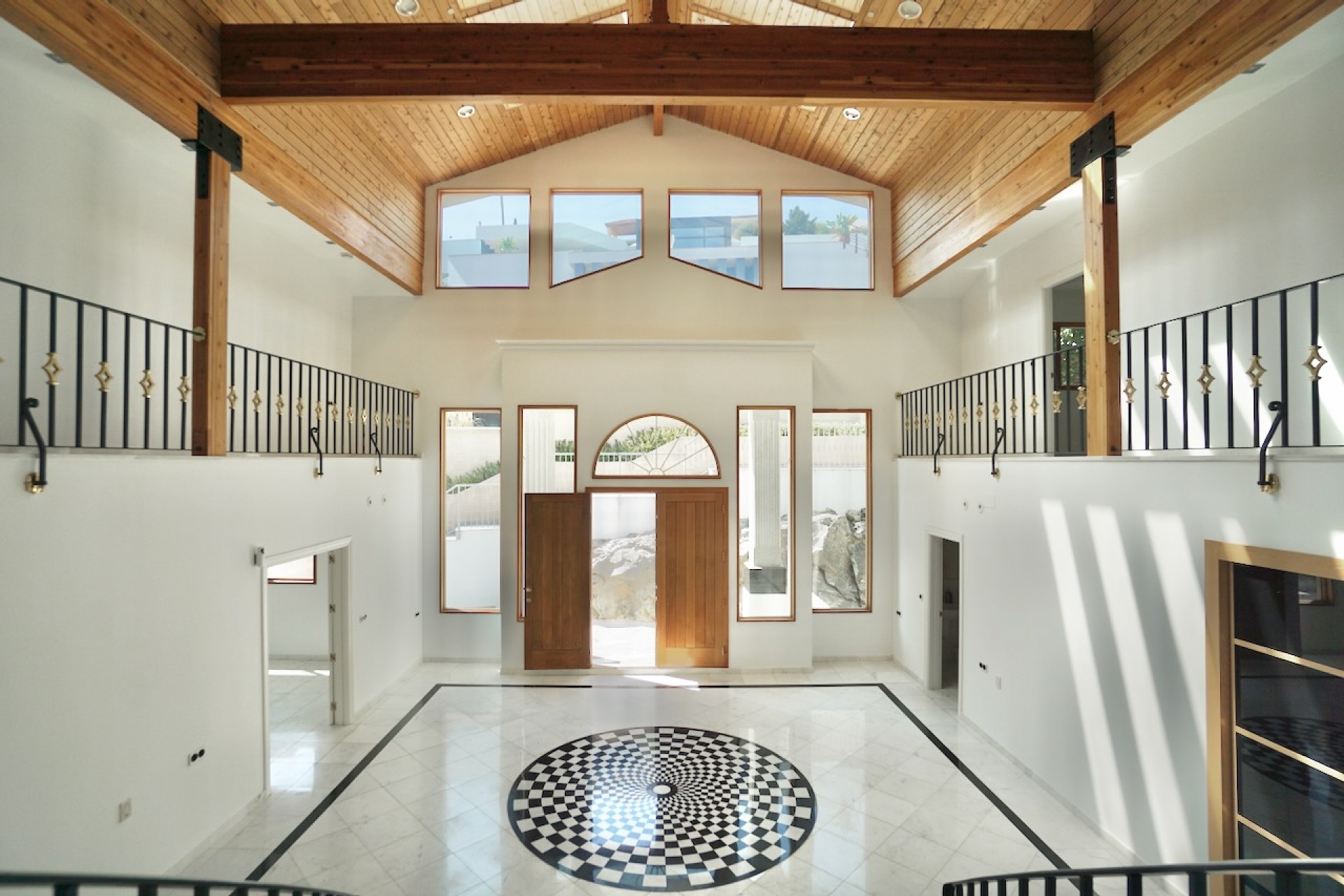 Zu verkaufen - Villa -
Benhavis - El Paraiso Alto