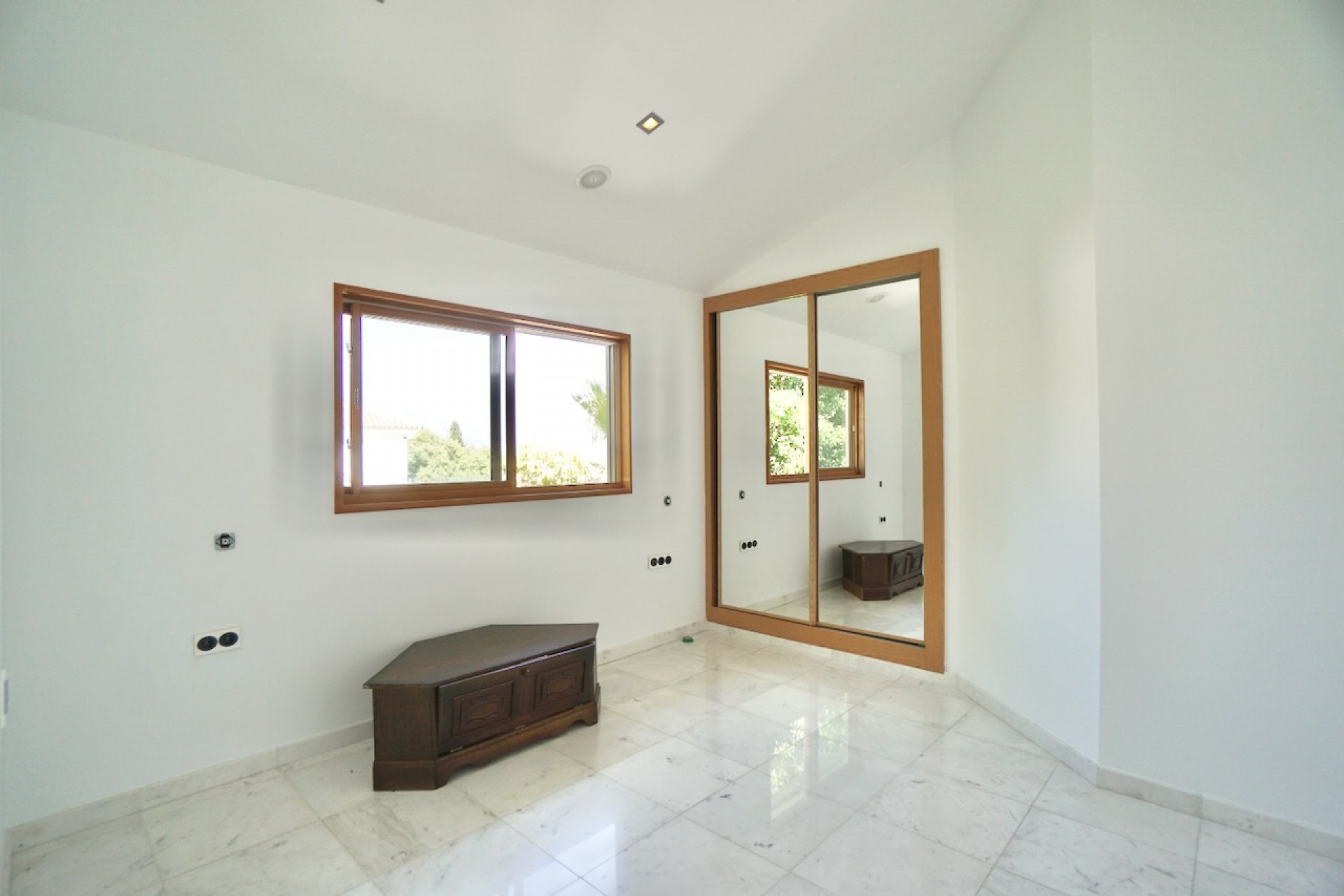 Zu verkaufen - Villa -
Benhavis - El Paraiso Alto