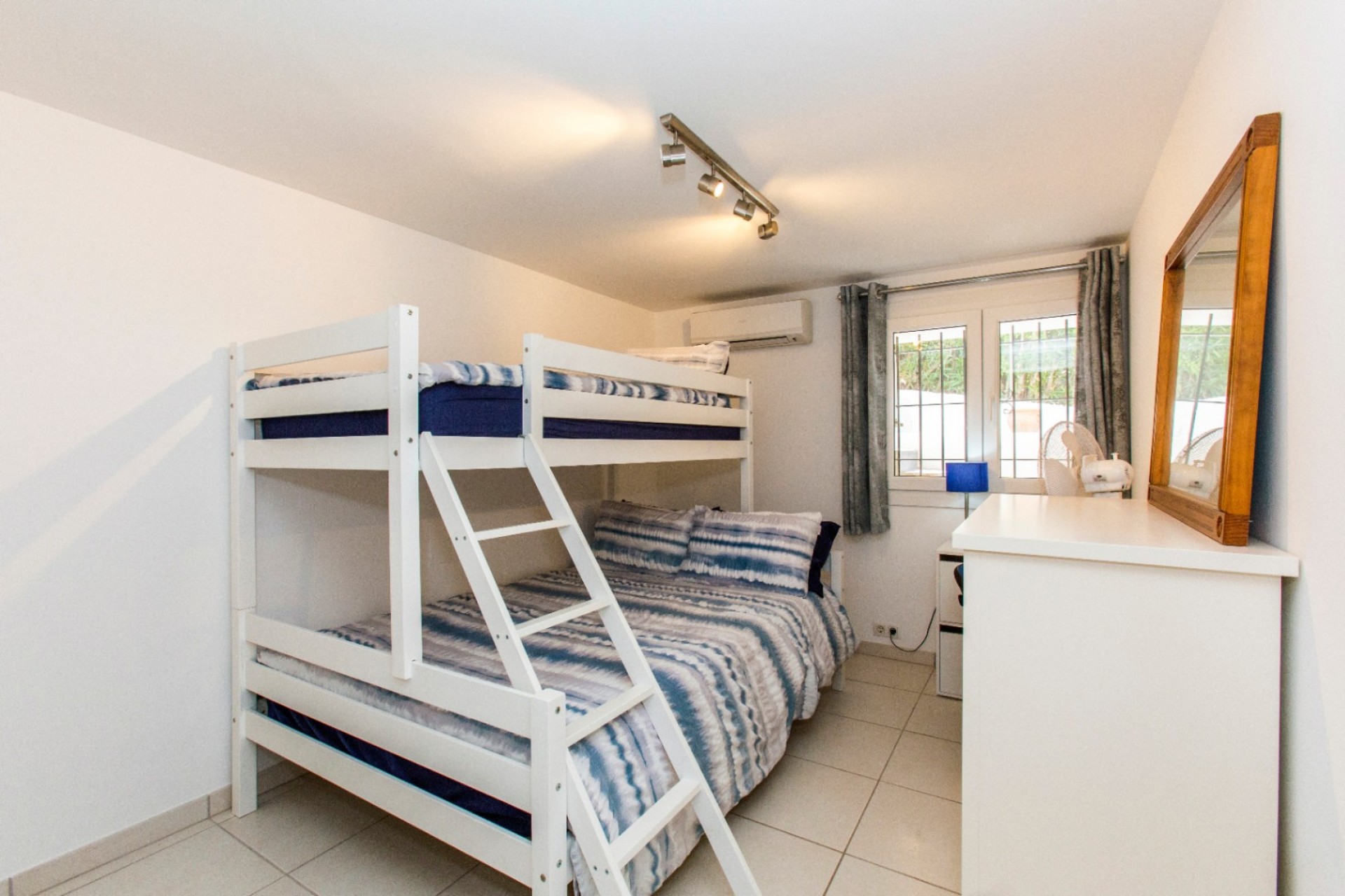 Zu verkaufen - Villa -
Benissa - Baladrar