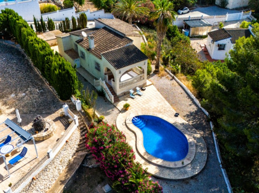 Zu verkaufen - Villa -
Calpe - La Empedrola