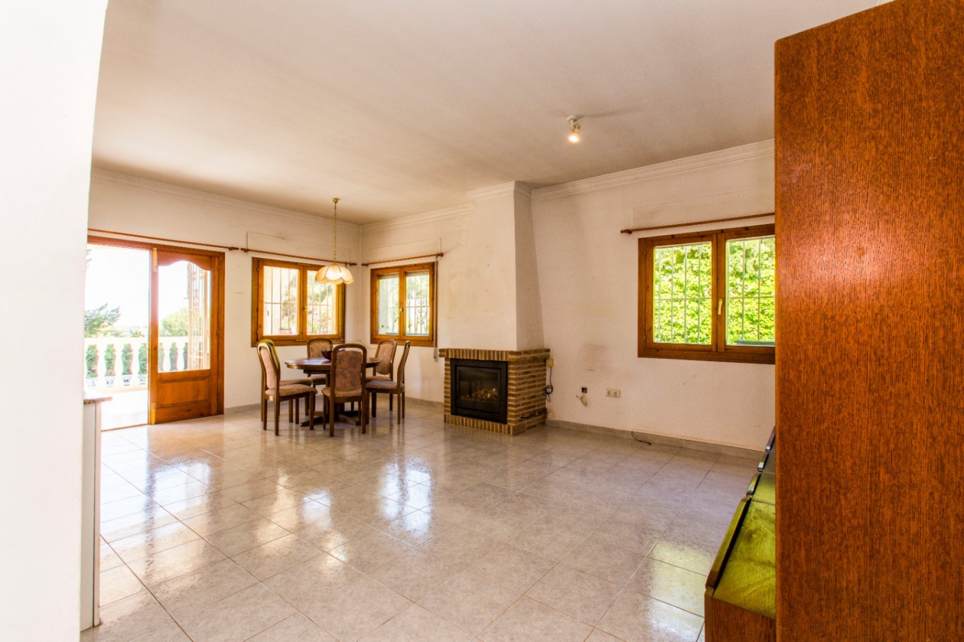 Zu verkaufen - Villa -
Calpe - La Empedrola