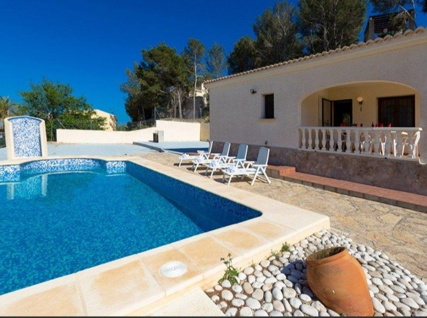 Zu verkaufen - Villa -
Calpe
