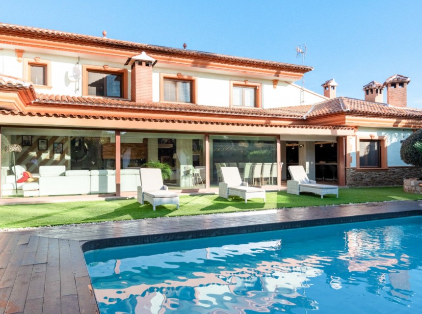 Zu verkaufen - Villa -
Calpe