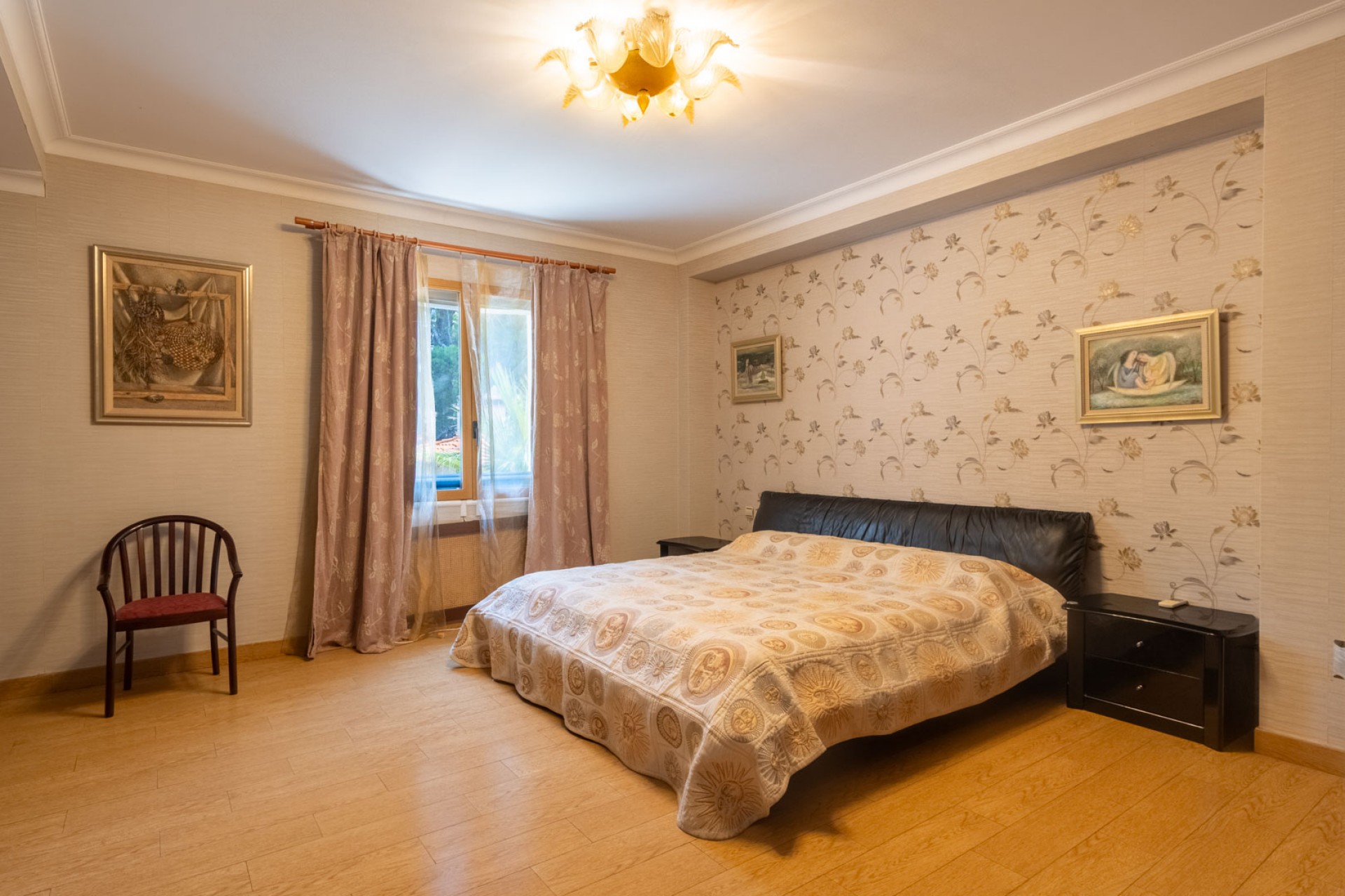 Zu verkaufen - Villa -
Denia