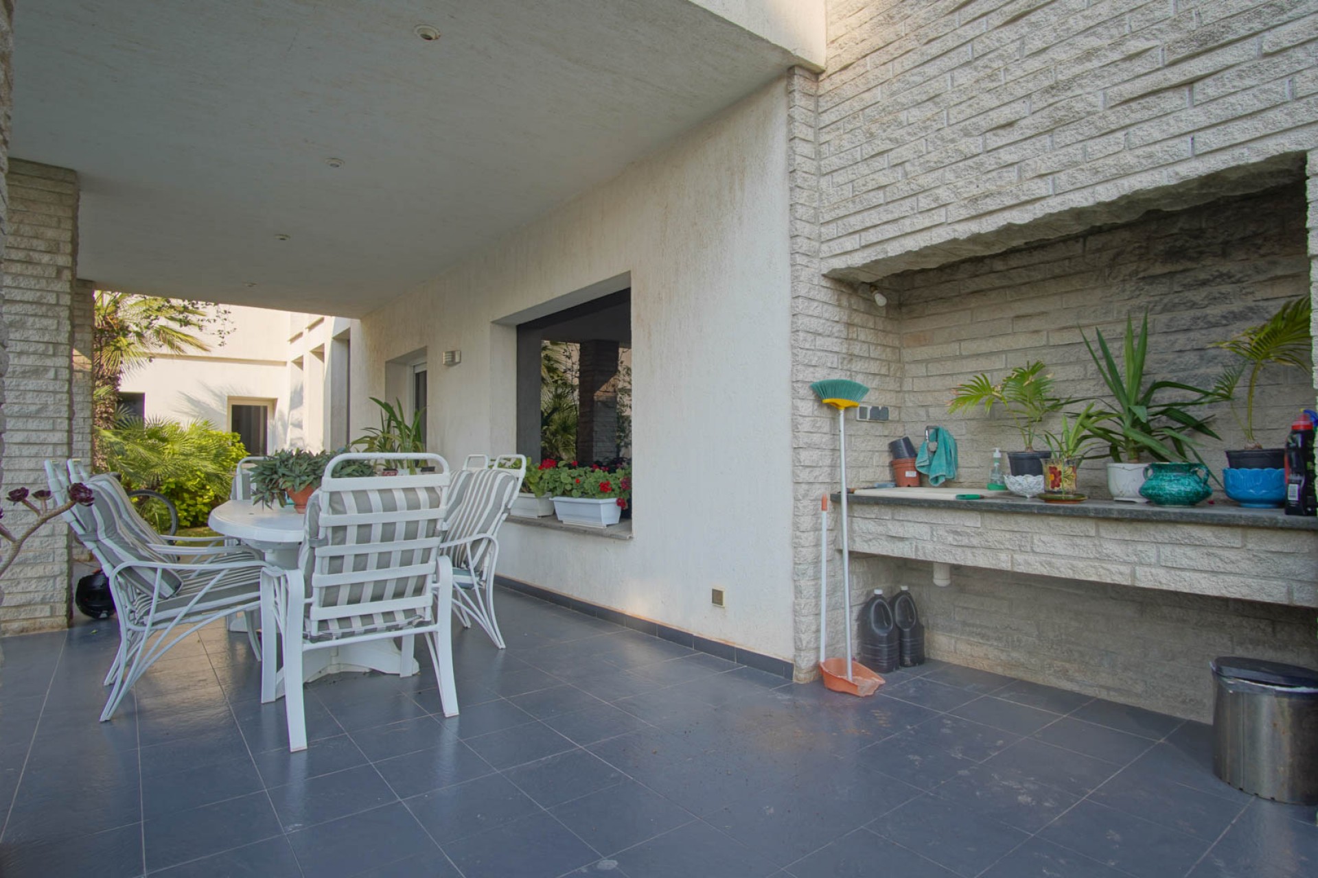 Zu verkaufen - Villa -
Denia