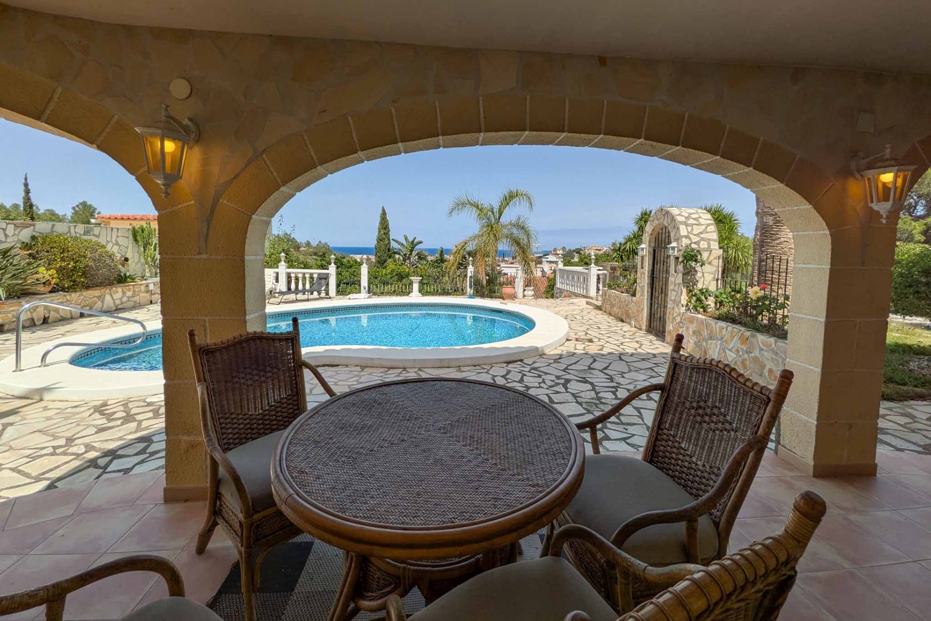 Zu verkaufen - Villa -
Denia