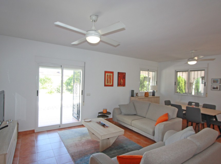 Zu verkaufen - Villa -
Jalon